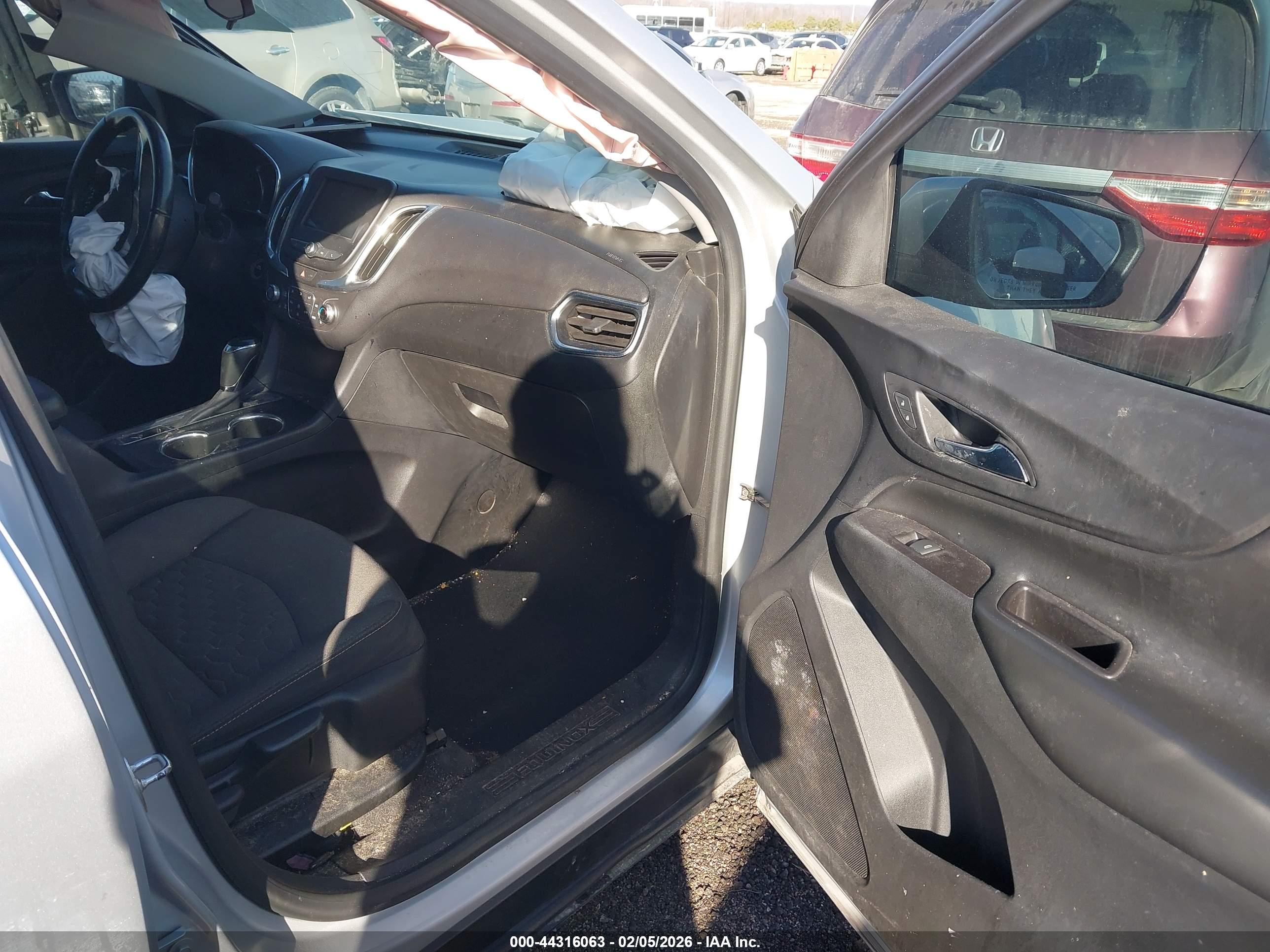 CHEVROLET EQUINOX image 5