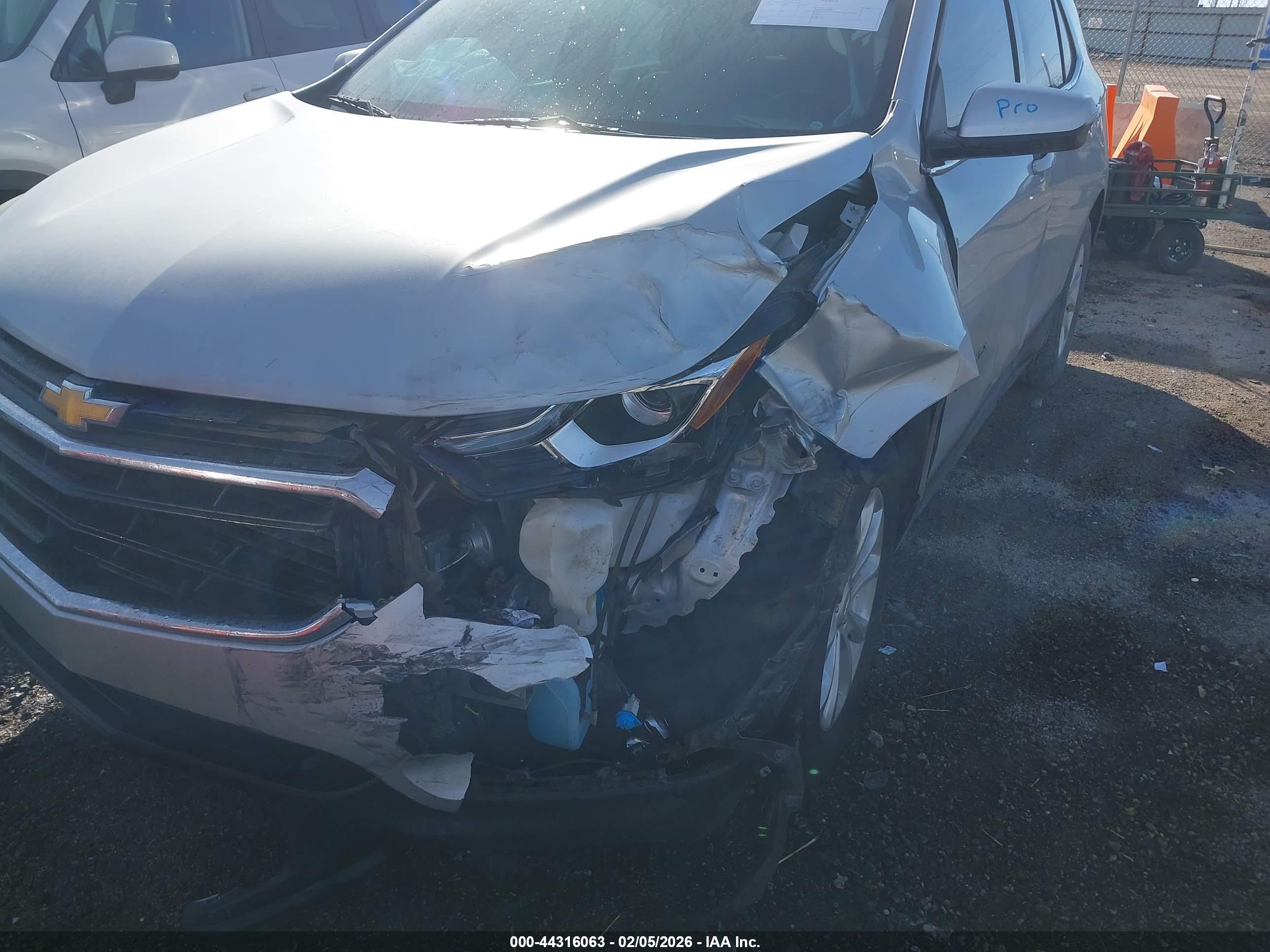 CHEVROLET EQUINOX image 6