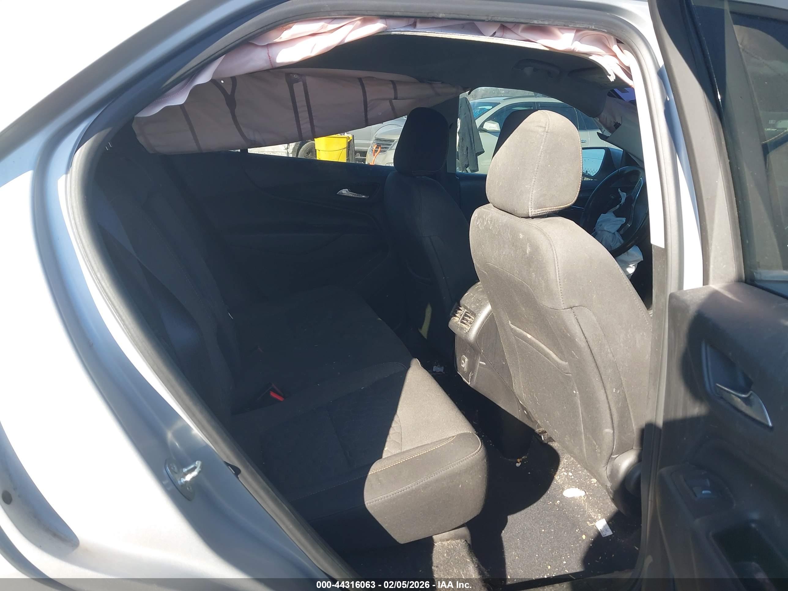 CHEVROLET EQUINOX image 8