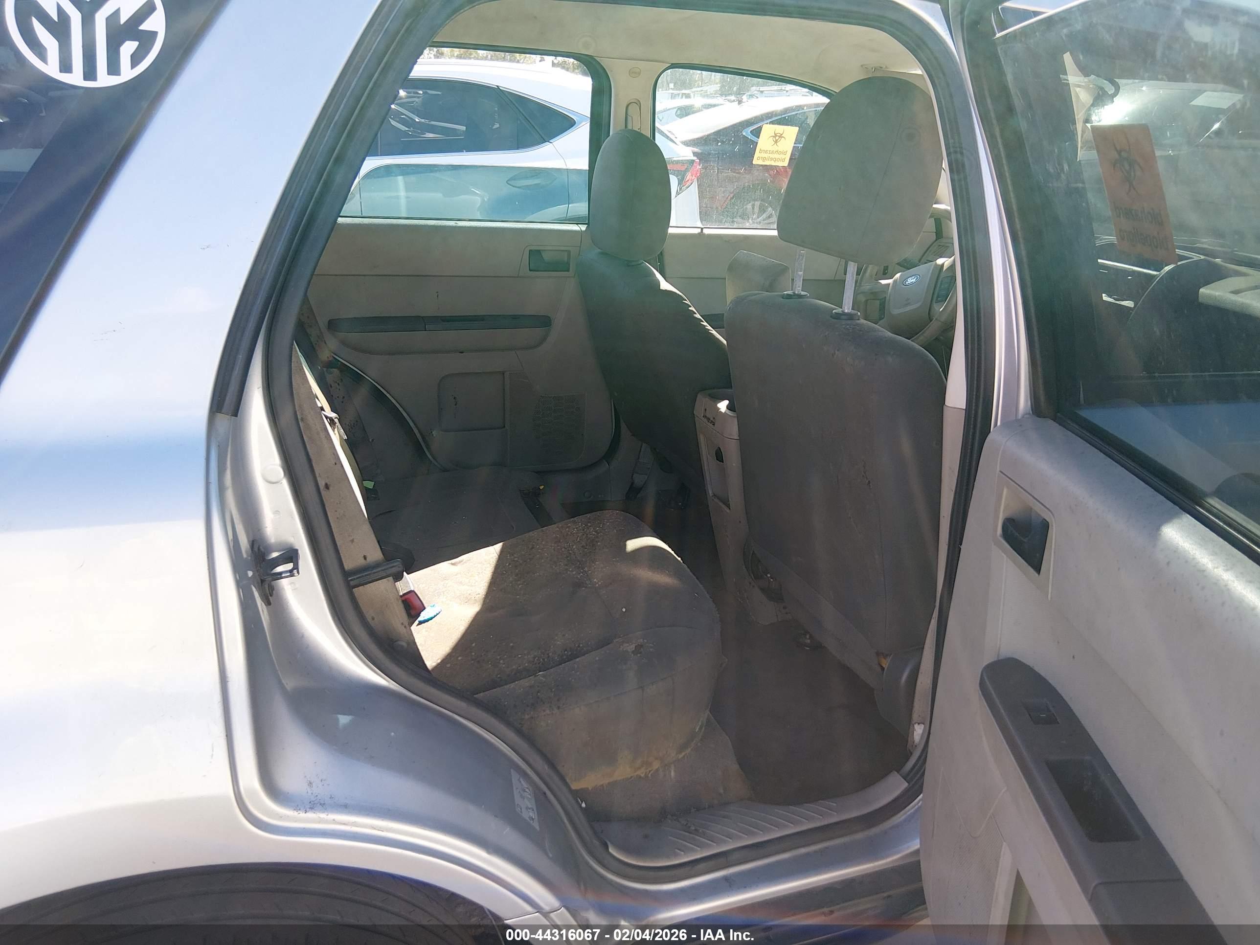 FORD ESCAPE image 8