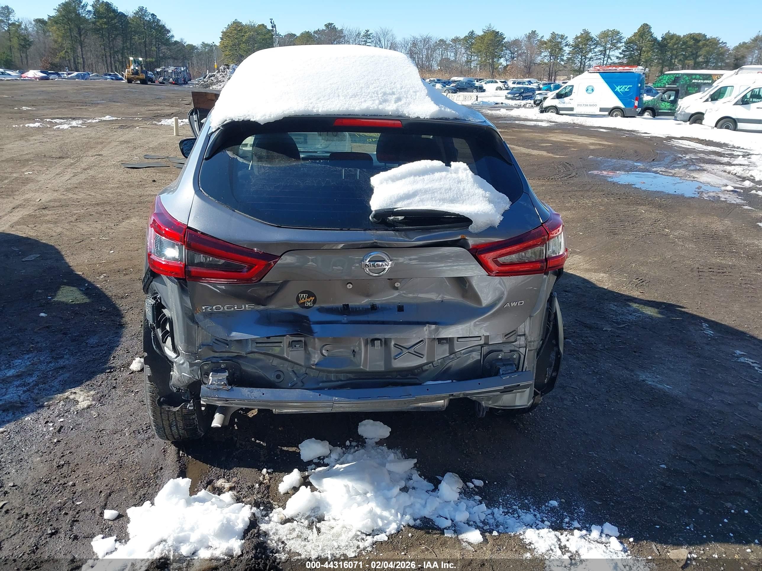 NISSAN ROGUE image 6