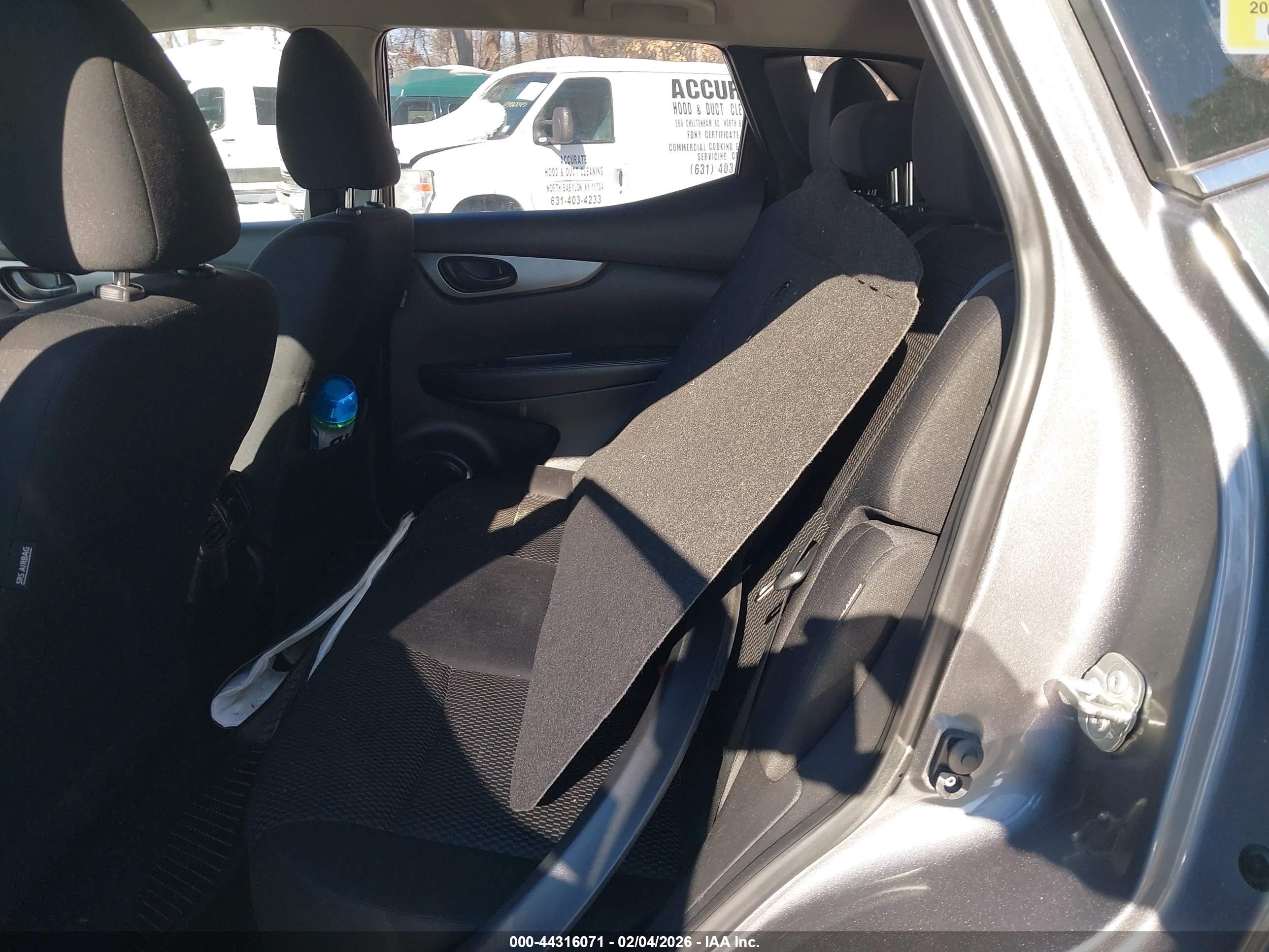 NISSAN ROGUE image 8