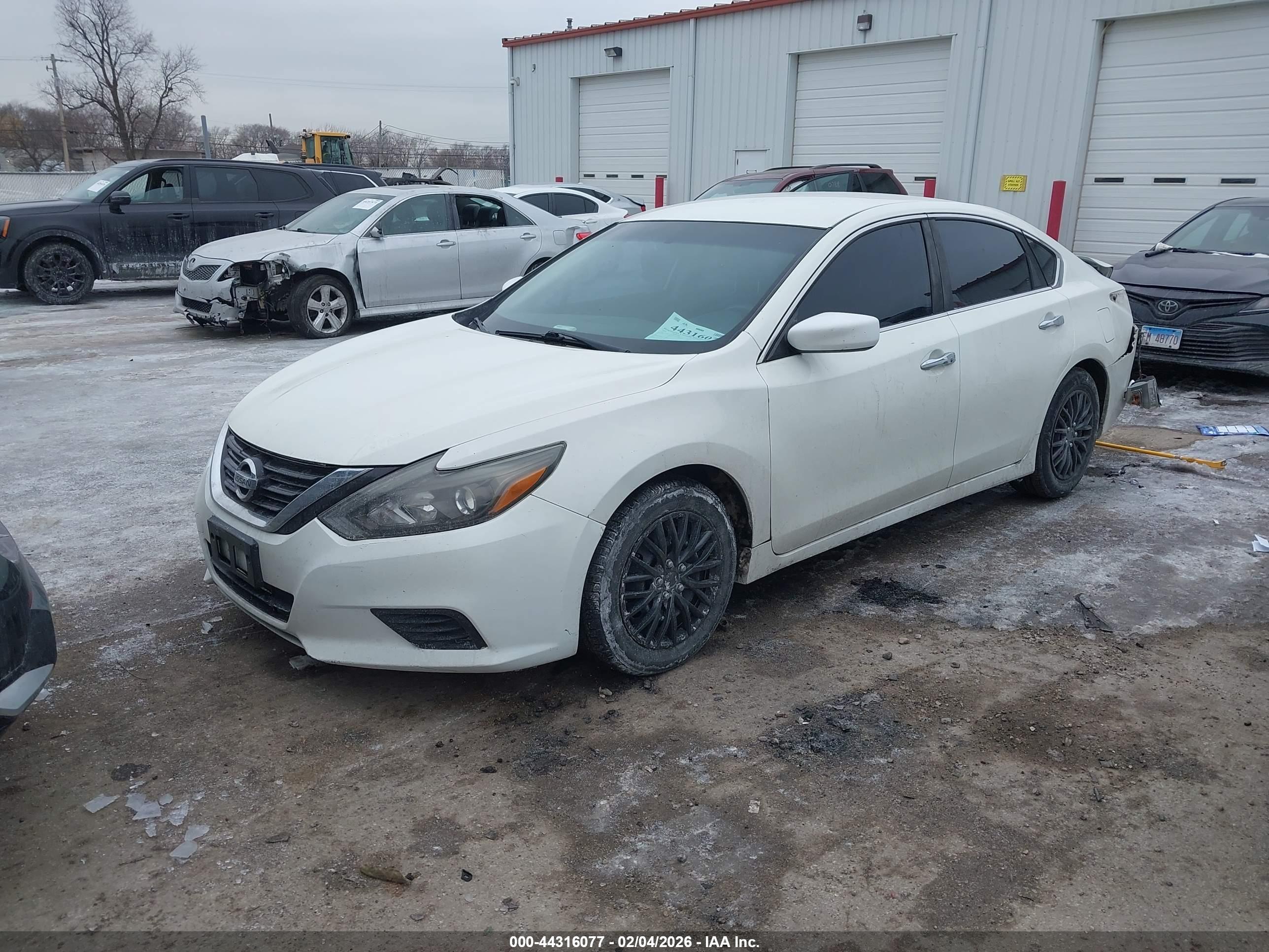 NISSAN ALTIMA image 2