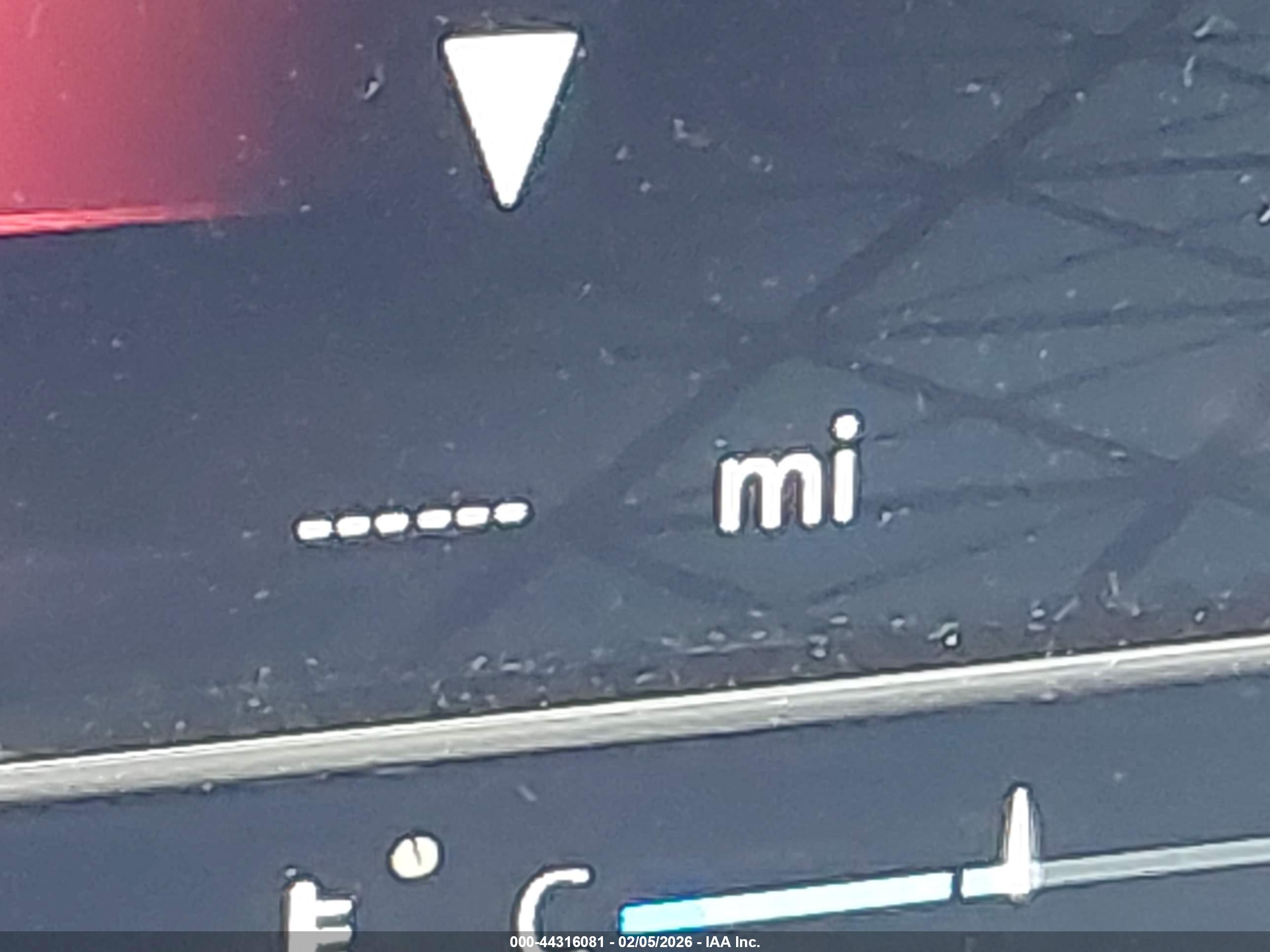 GMC YUKON image 7