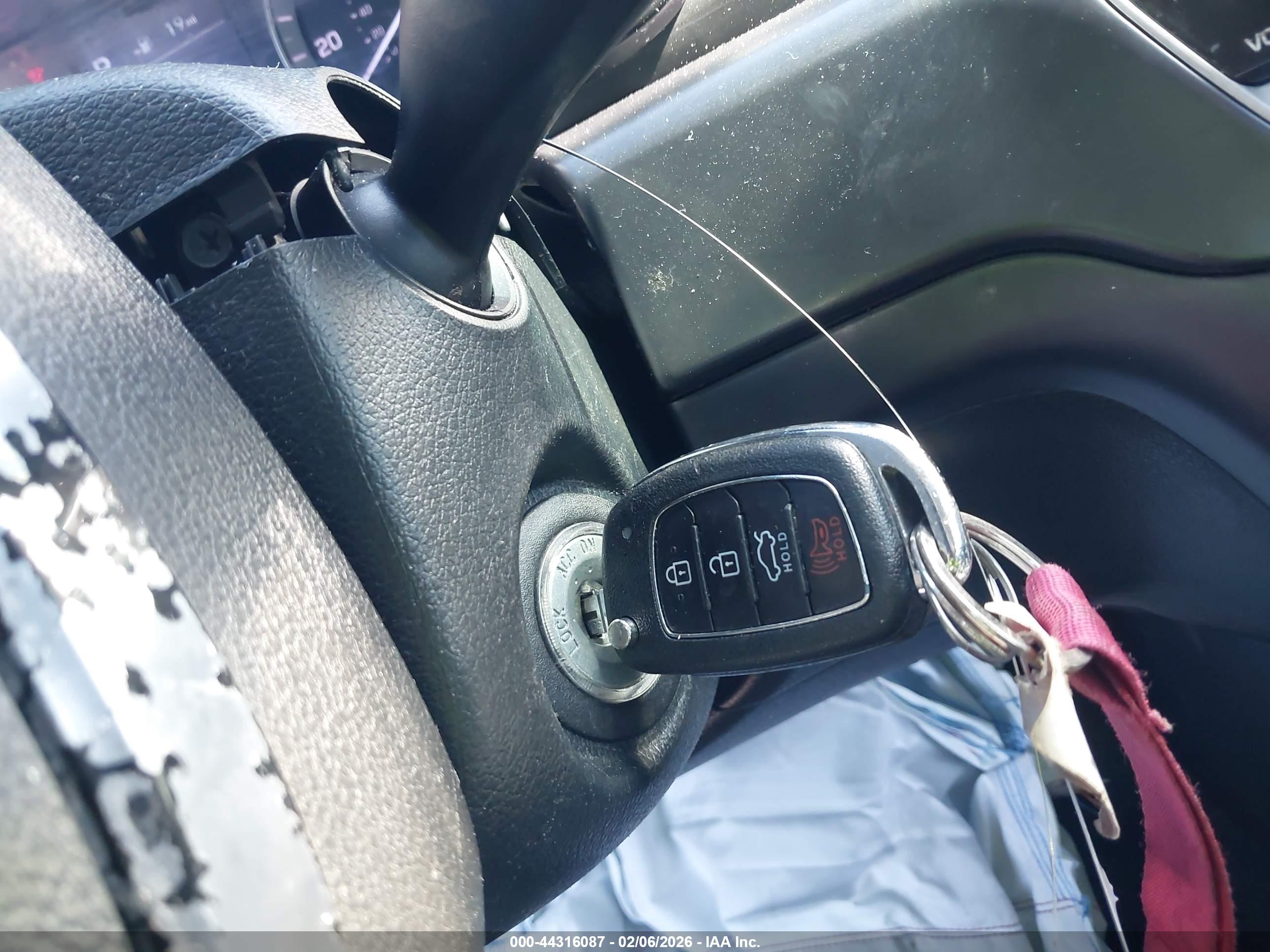 HYUNDAI SONATA image 11