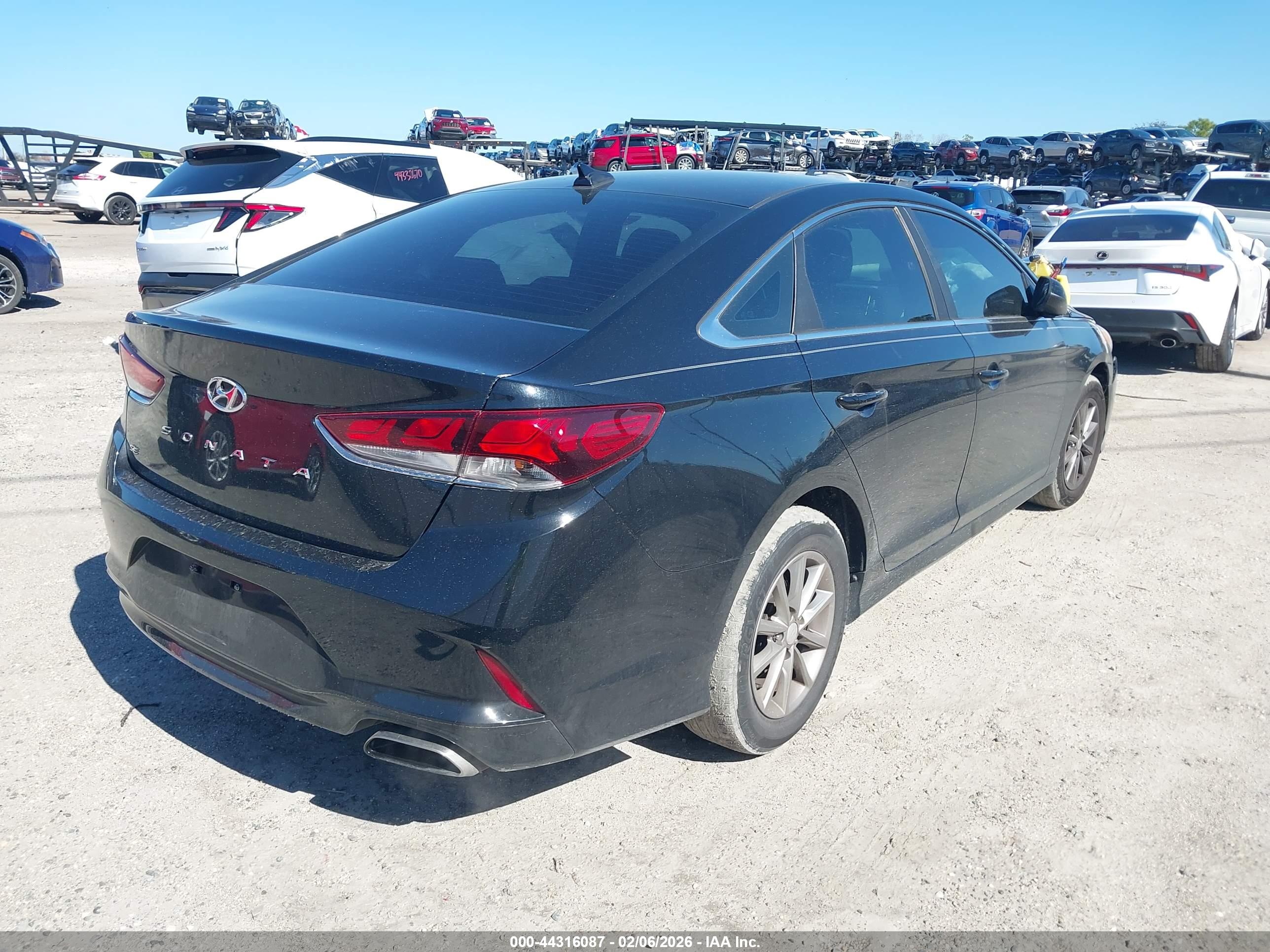 HYUNDAI SONATA image 4