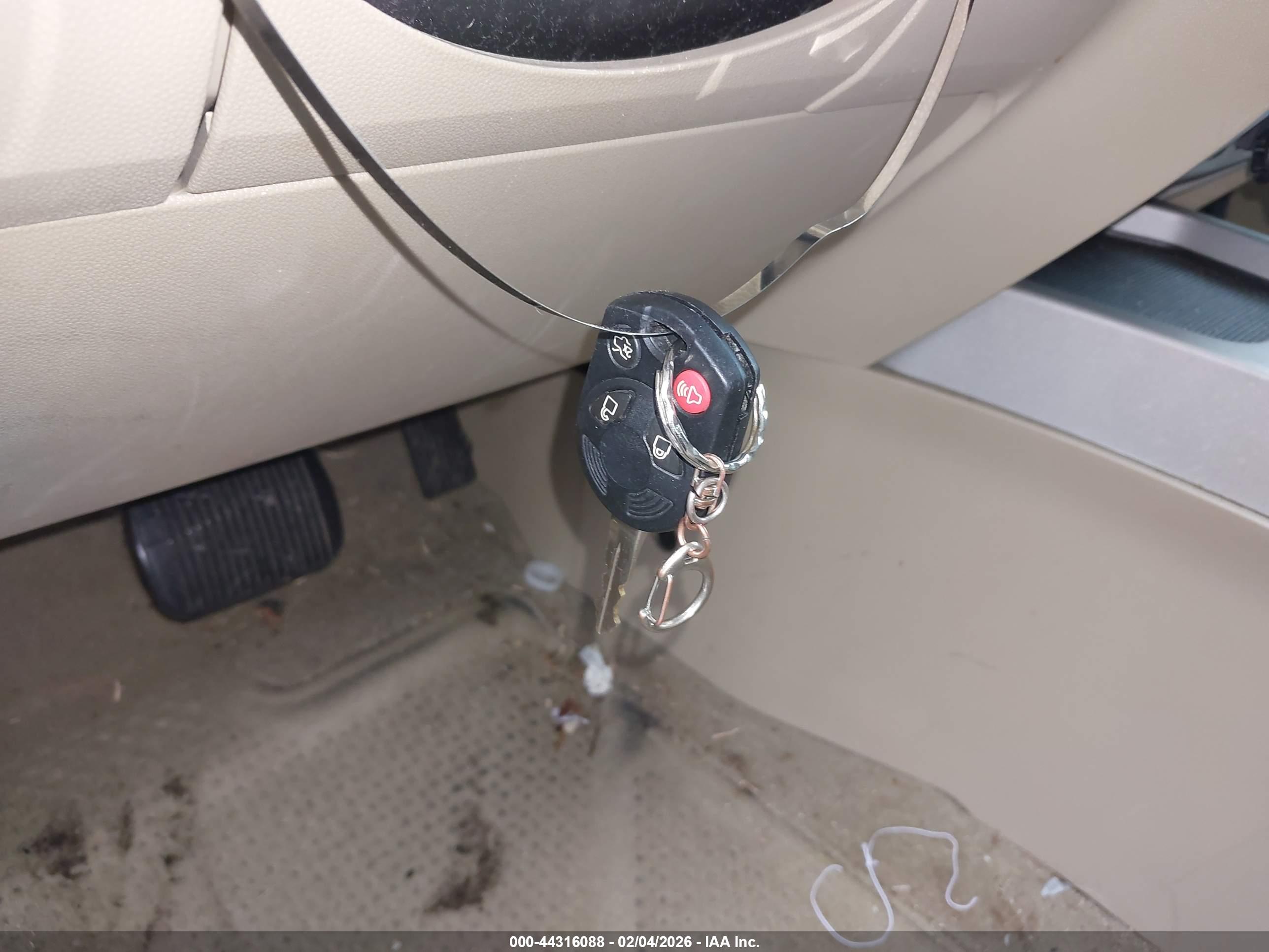 FORD ESCAPE image 11