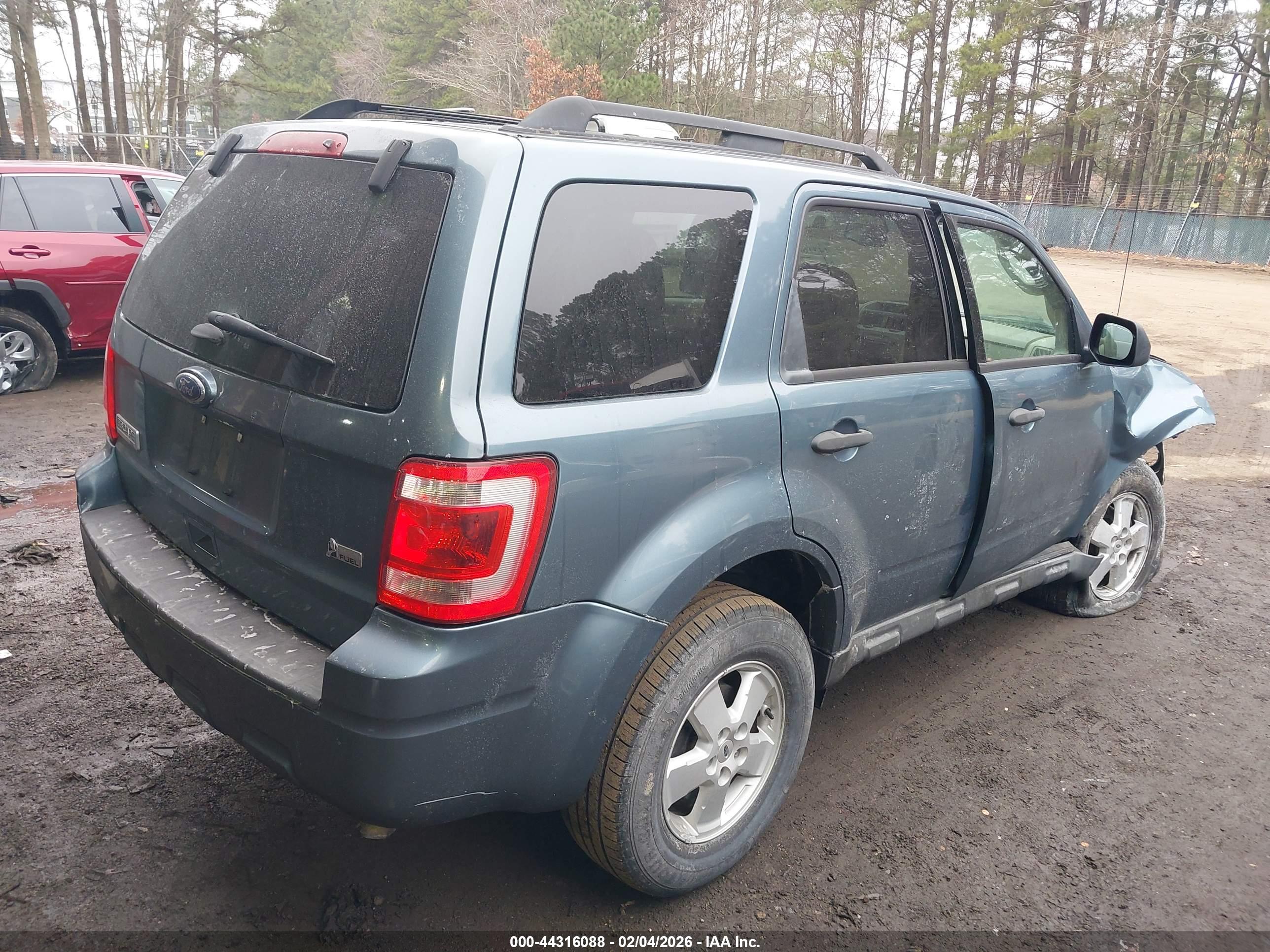 FORD ESCAPE image 4