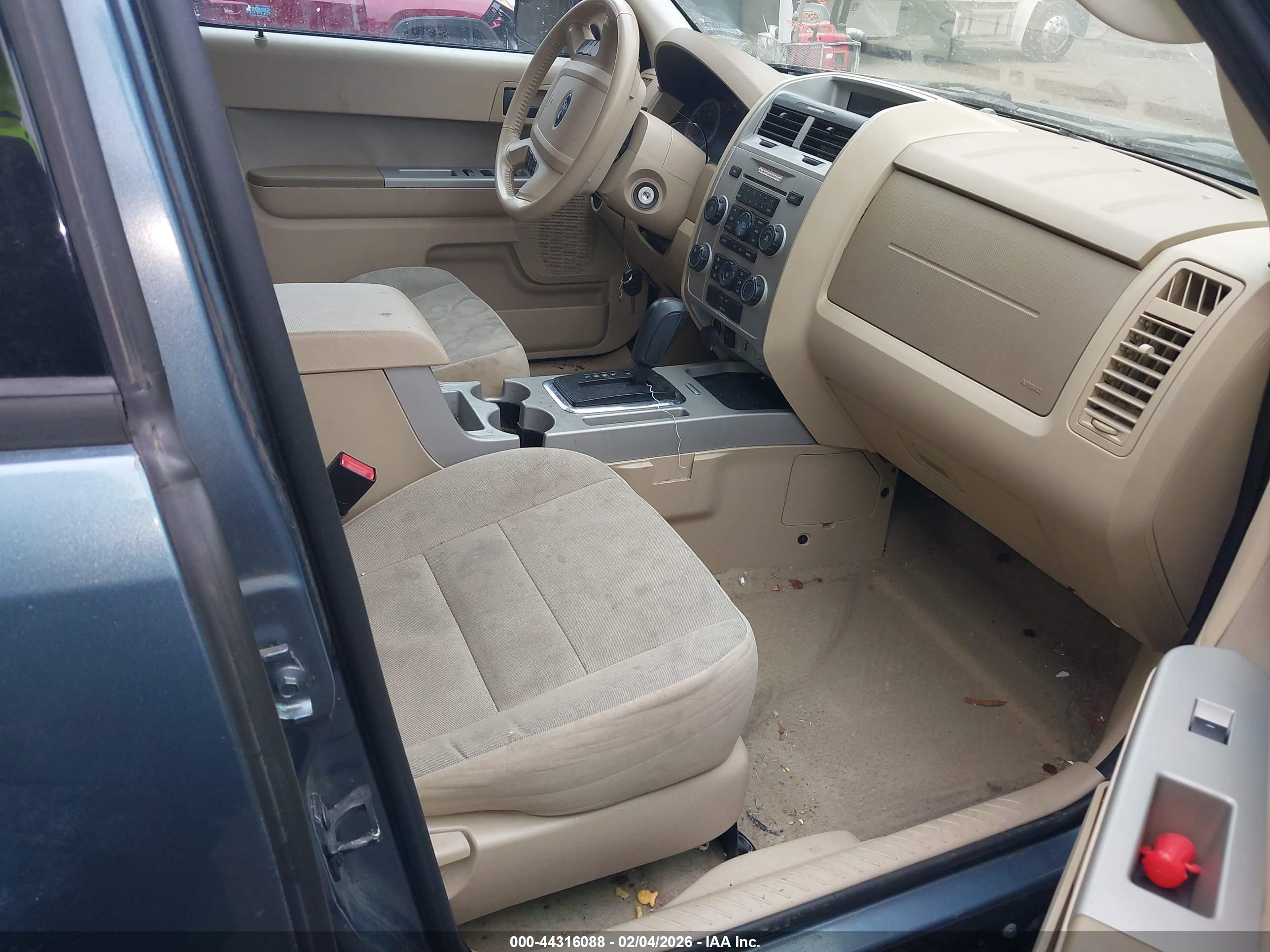 FORD ESCAPE image 5