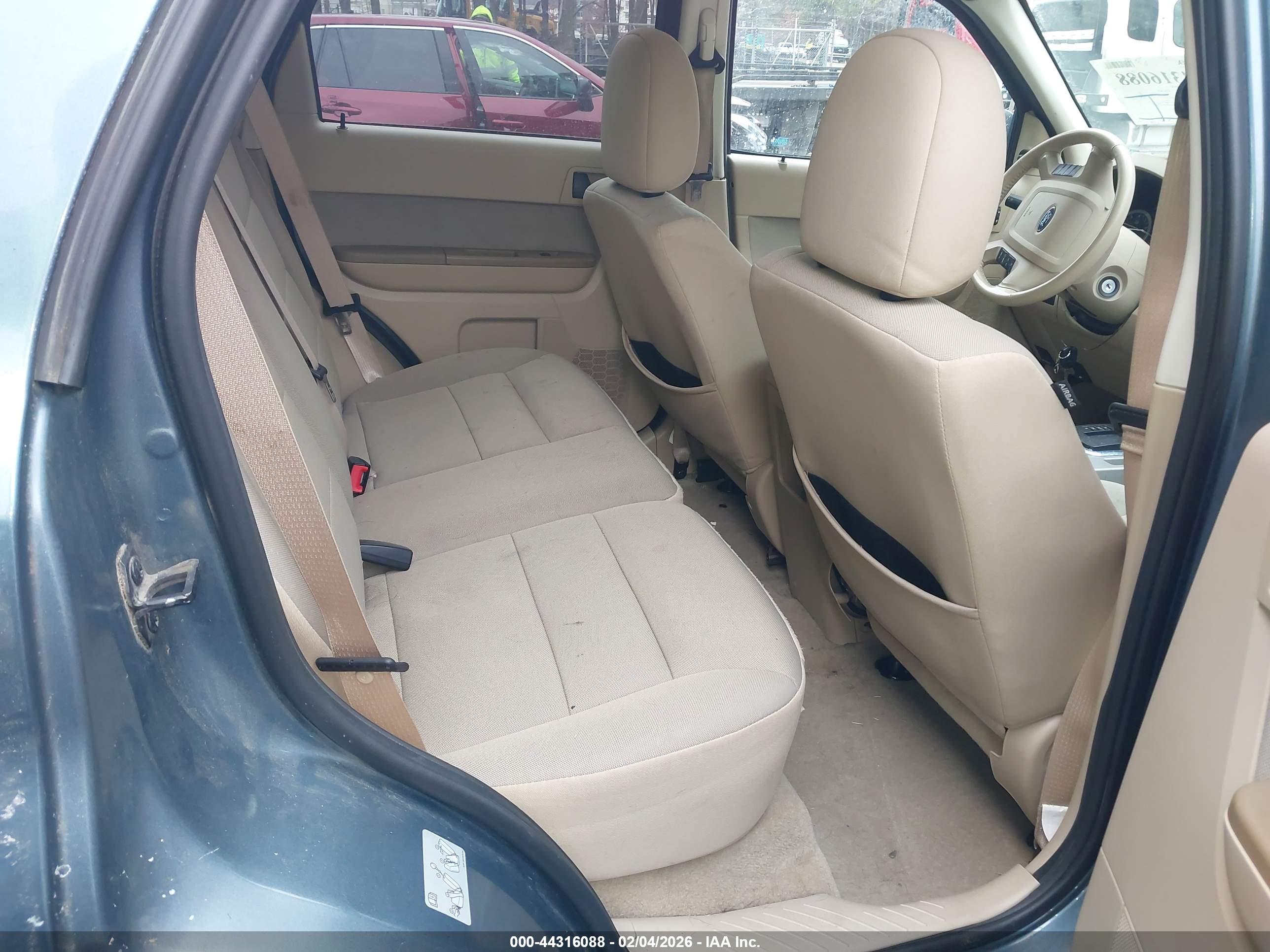 FORD ESCAPE image 8