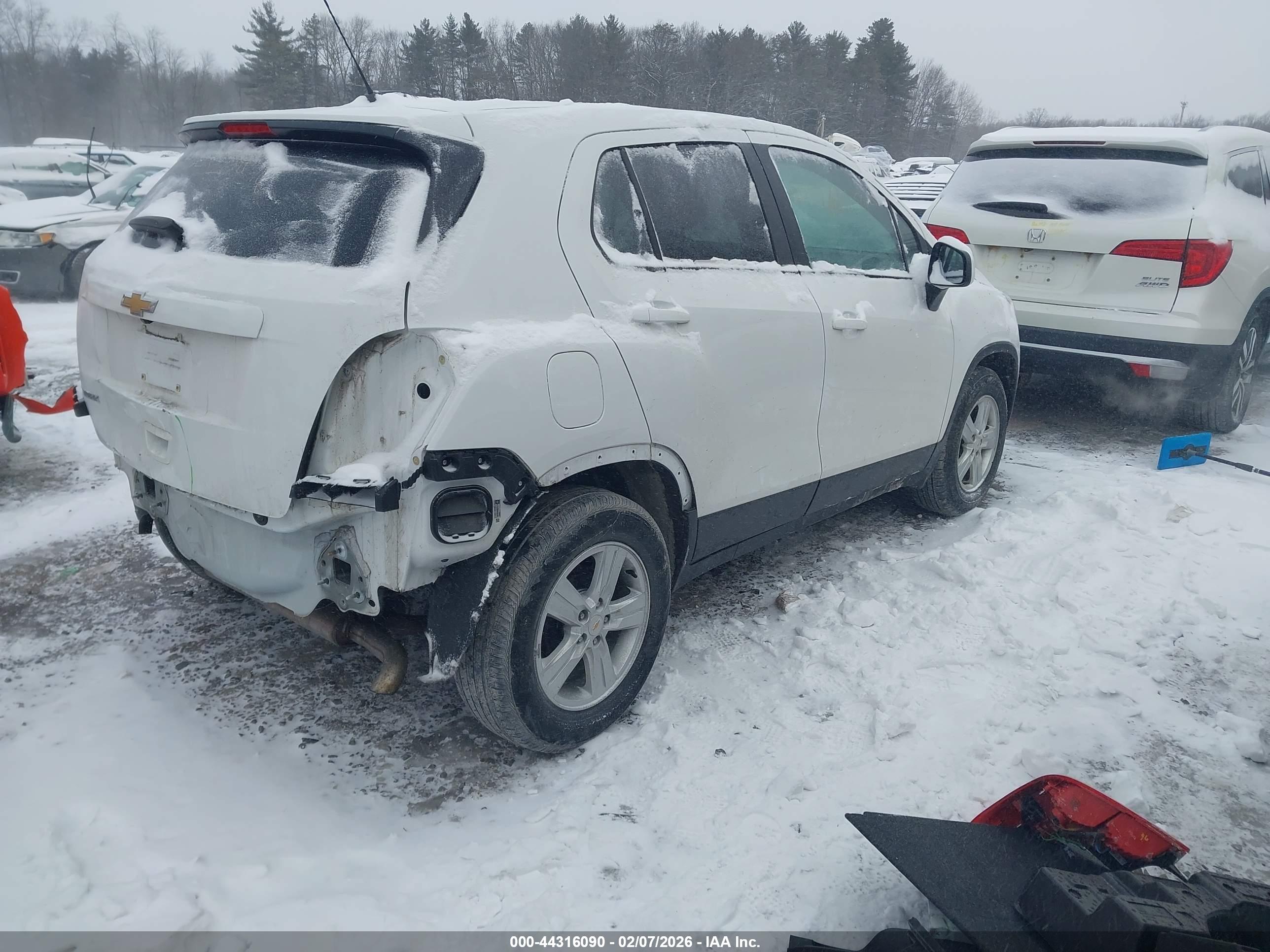 CHEVROLET TRAX image 4