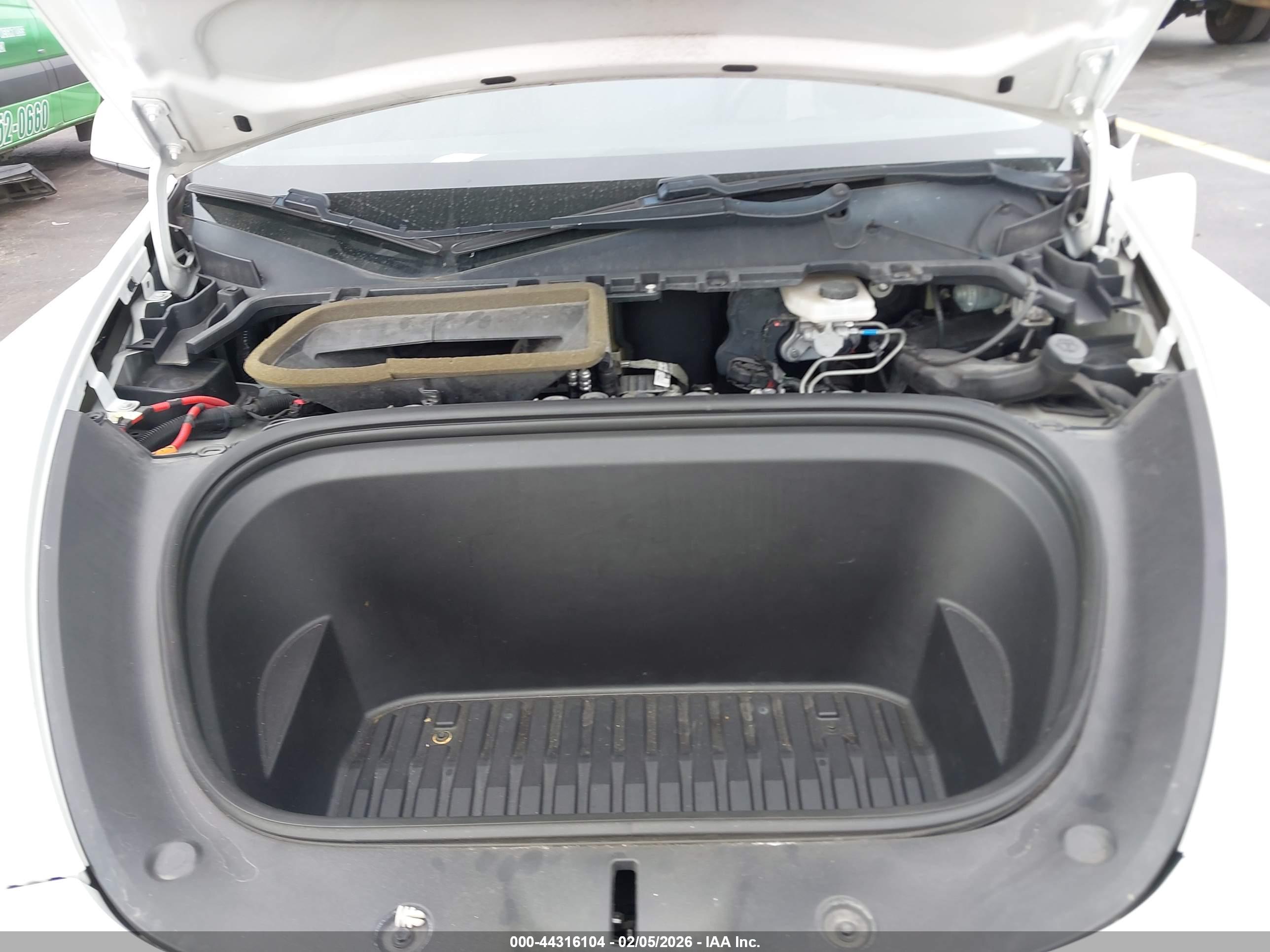 TESLA MODEL image 10