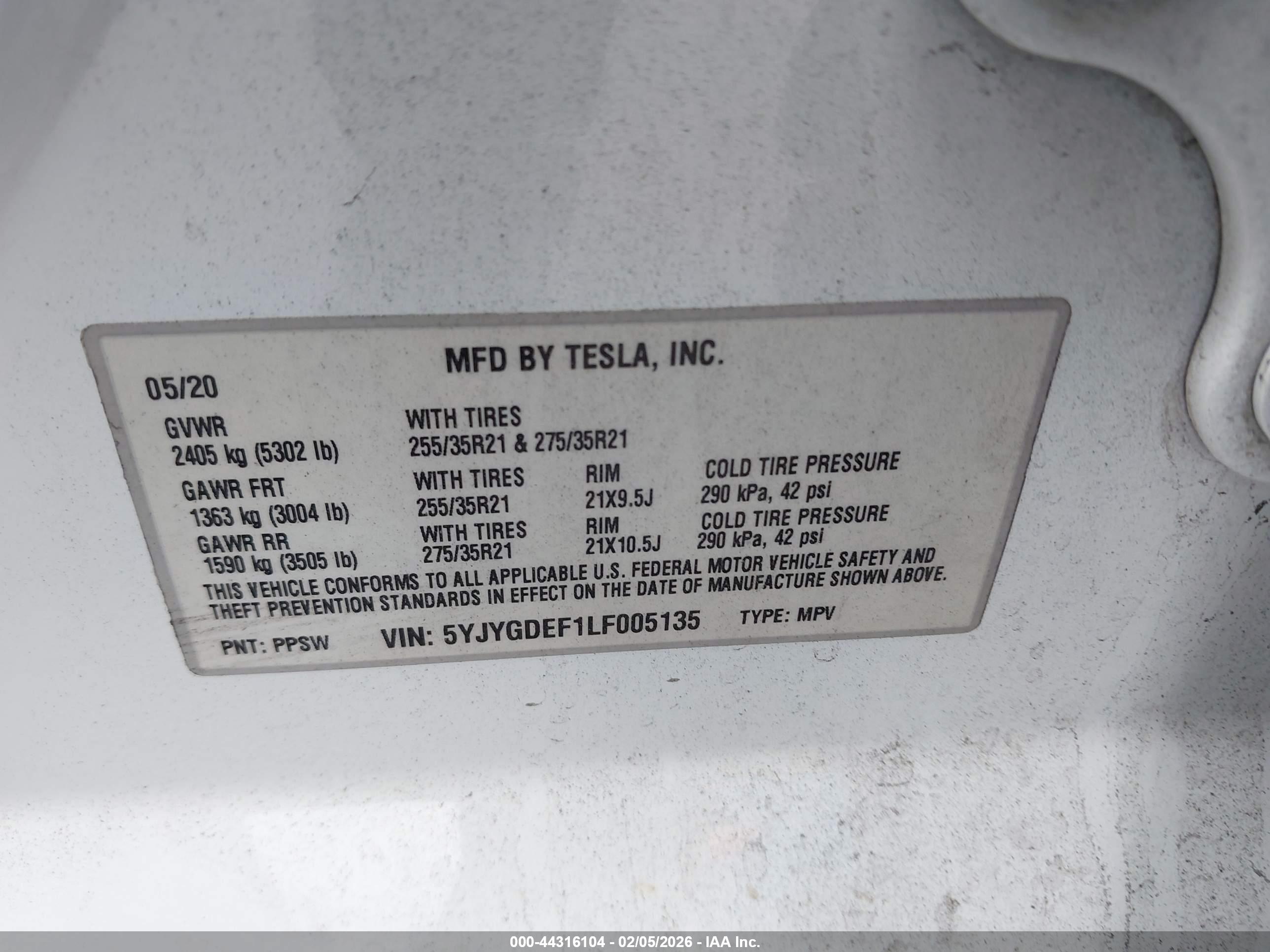 TESLA MODEL image 9