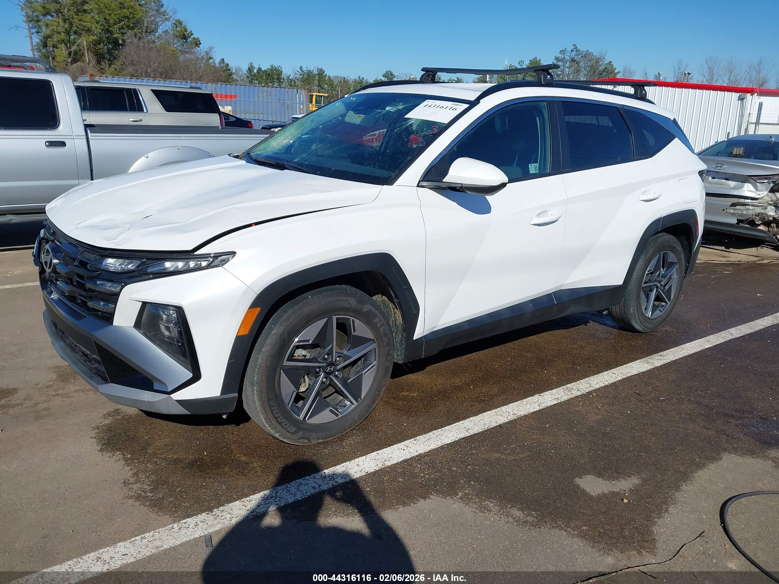 HYUNDAI TUCSON image 2