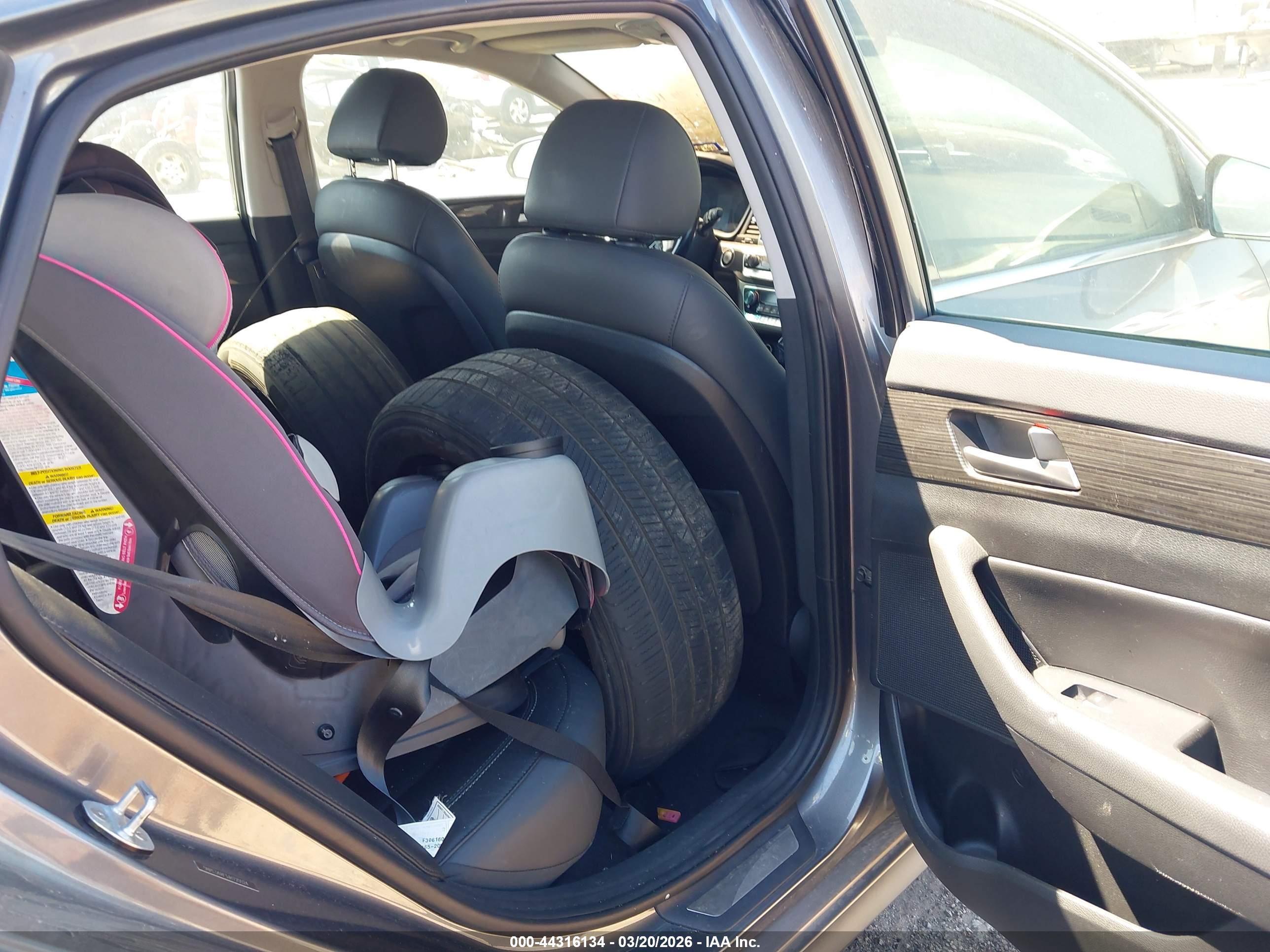 HYUNDAI SONATA image 8