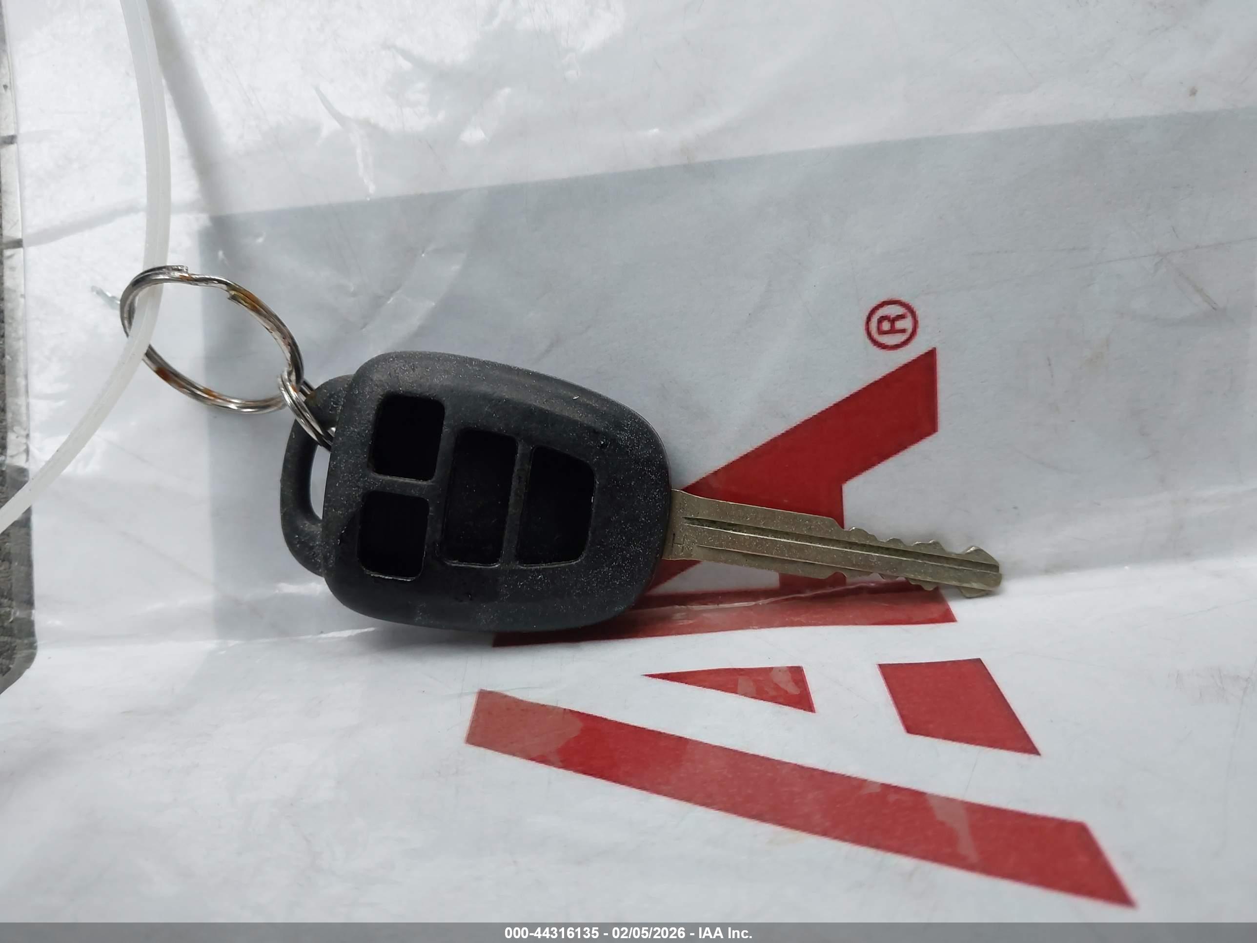 TOYOTA CAMRY image 11