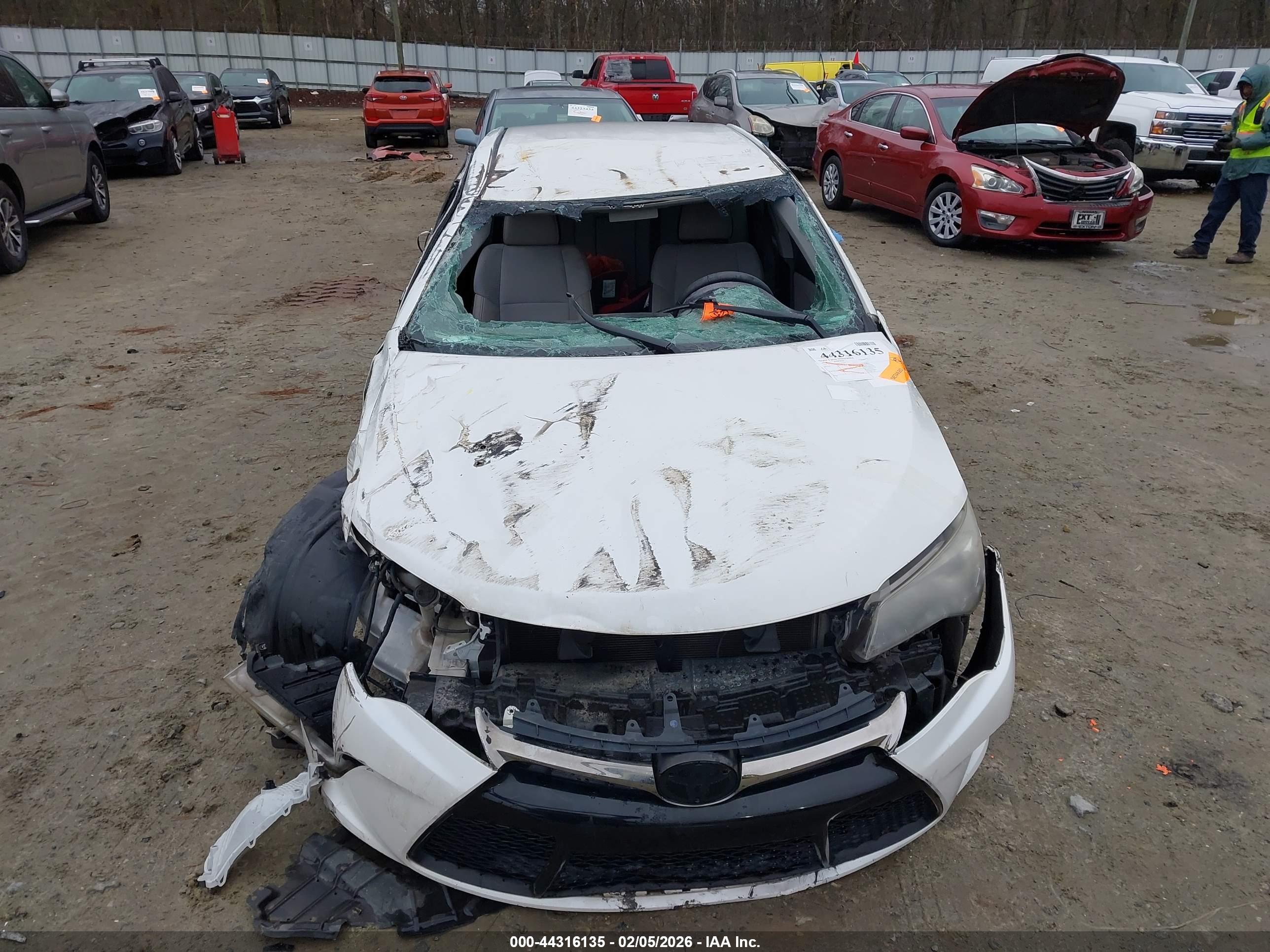 TOYOTA CAMRY image 6