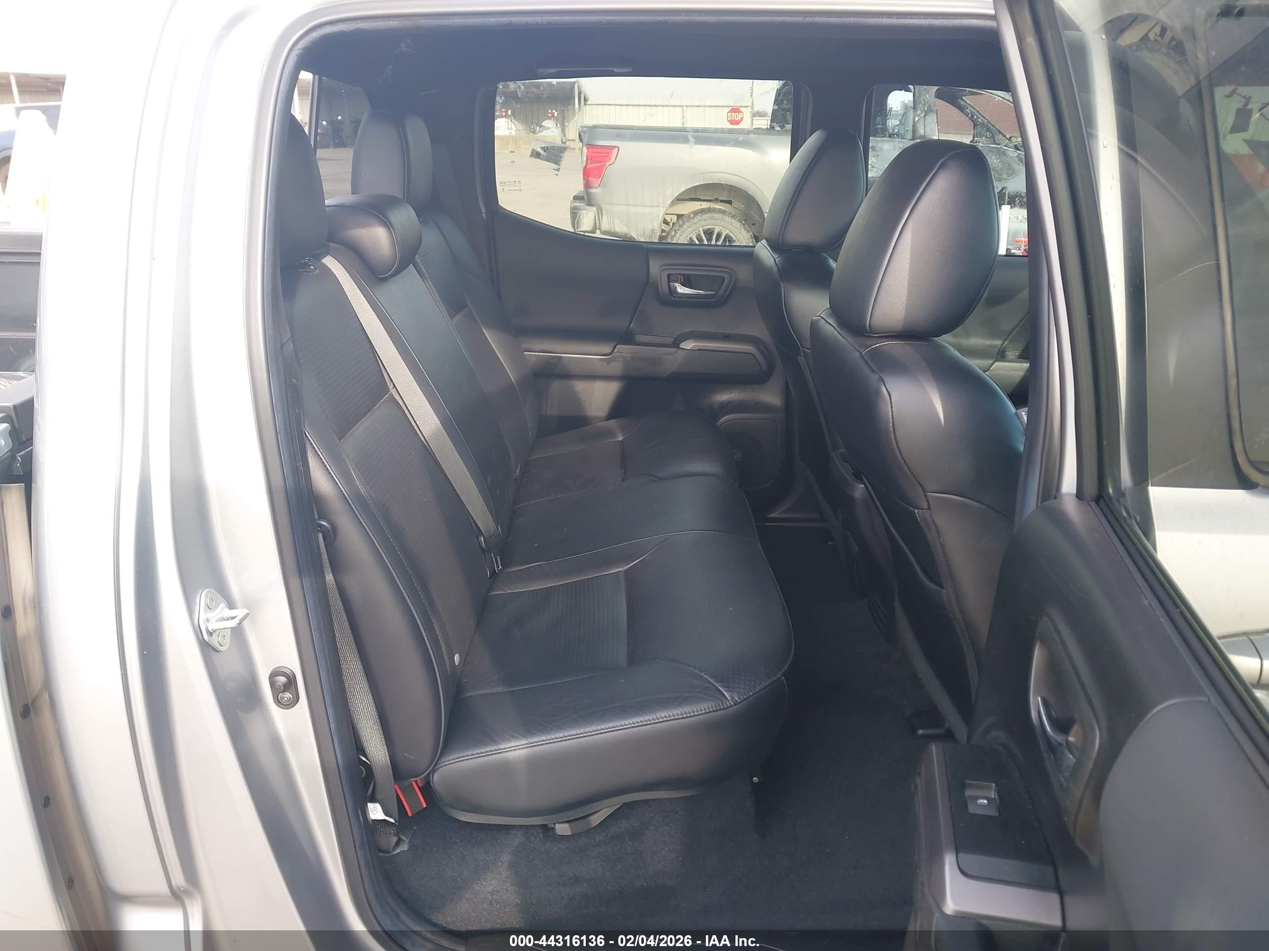 TOYOTA TACOMA image 8