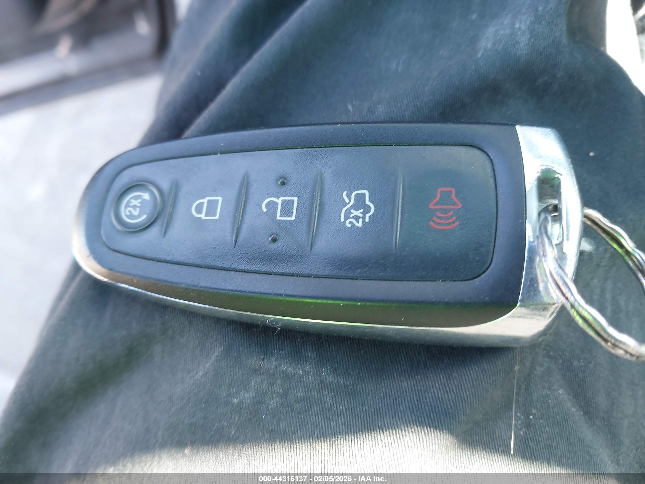 FORD EXPLORER image 11