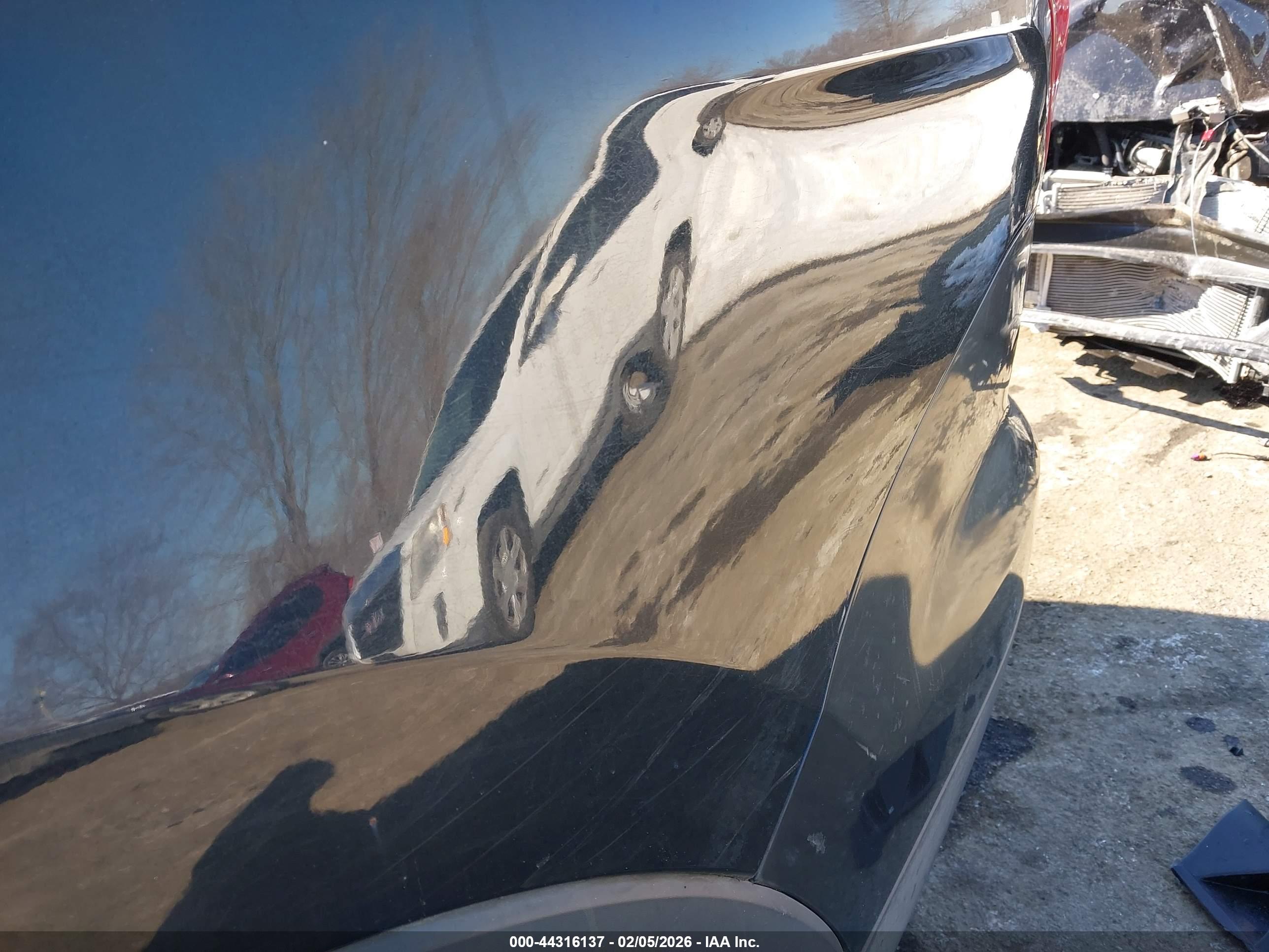 FORD EXPLORER image 6