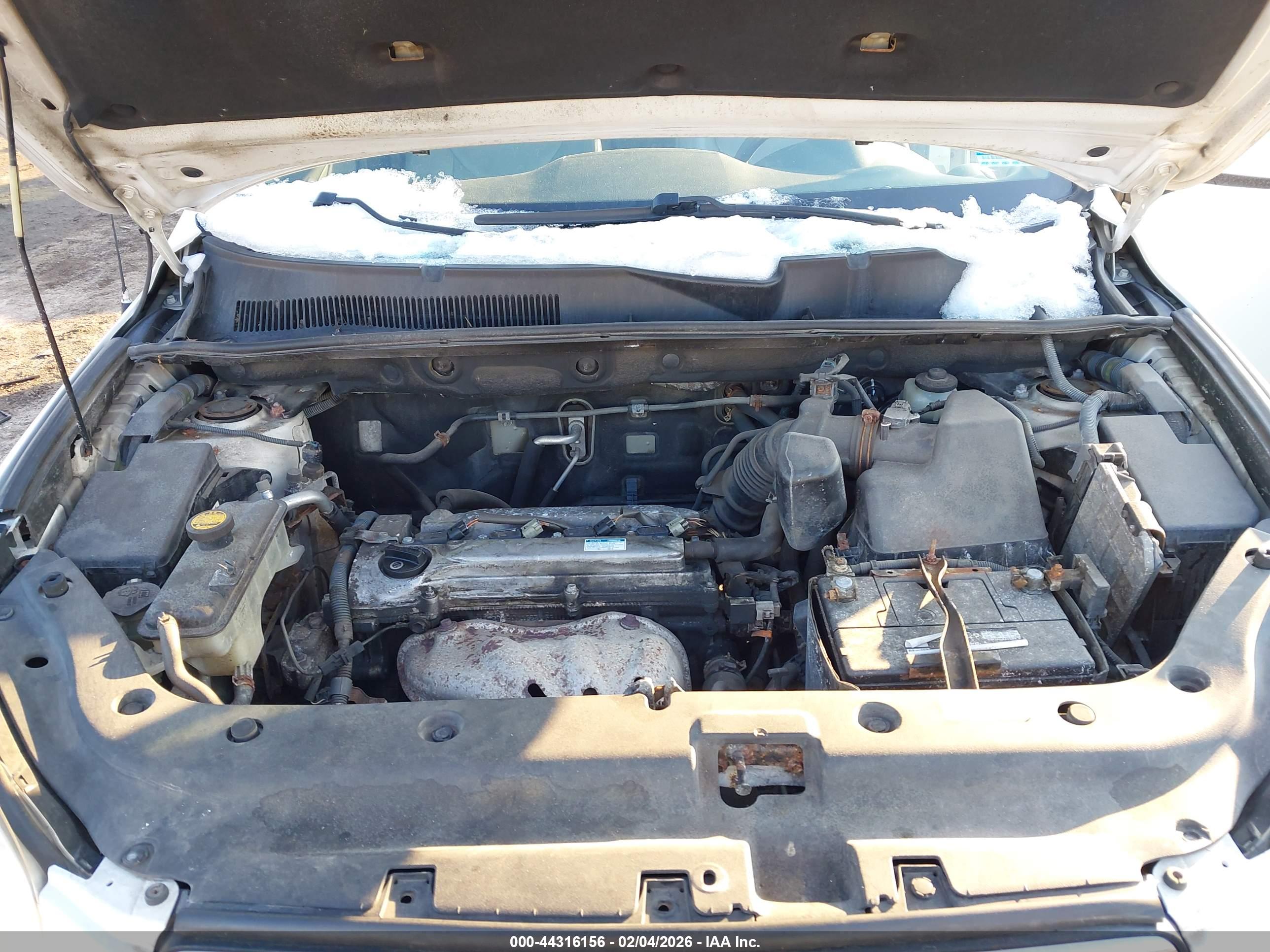 TOYOTA RAV4 image 10