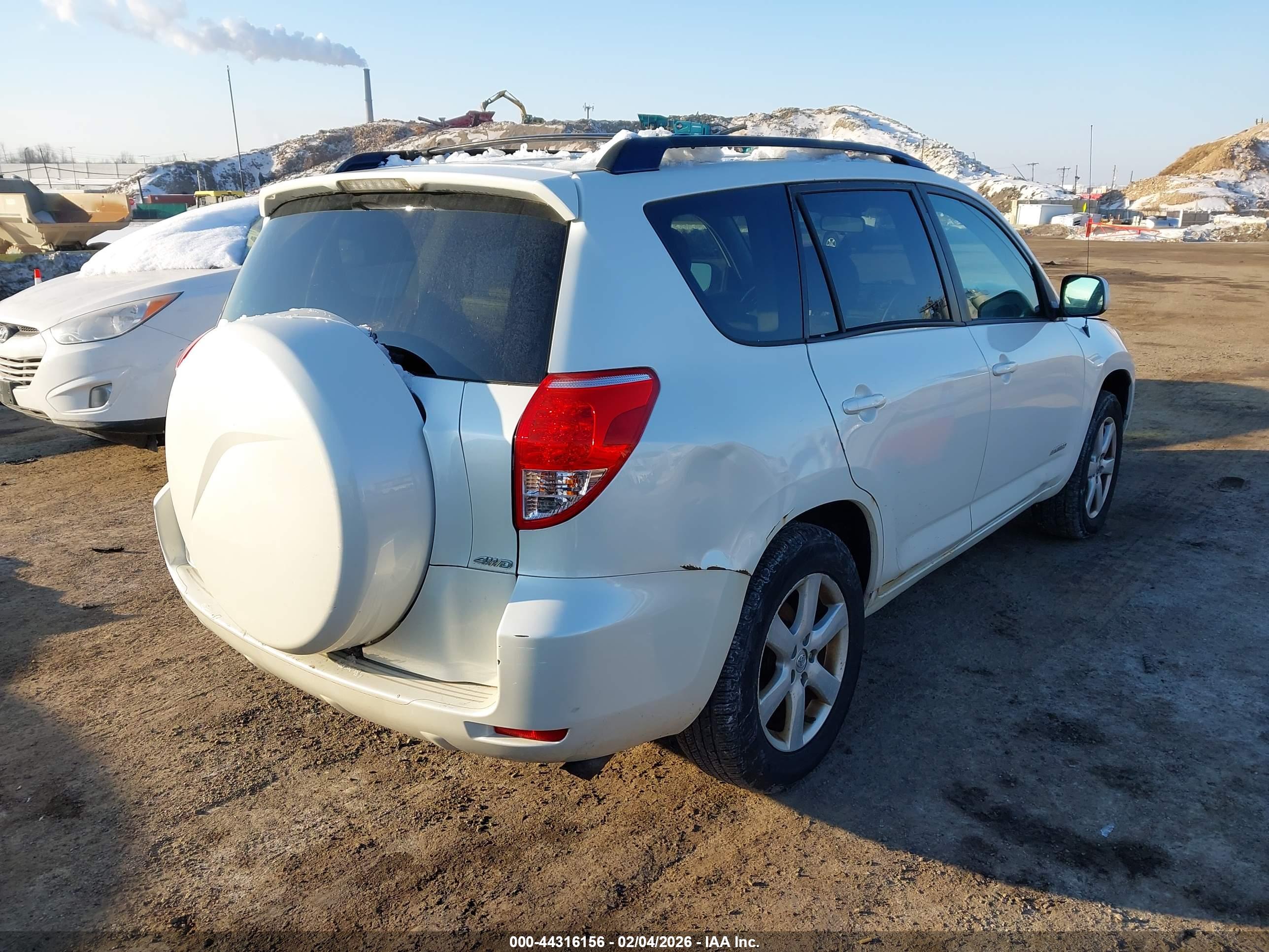 TOYOTA RAV4 image 6