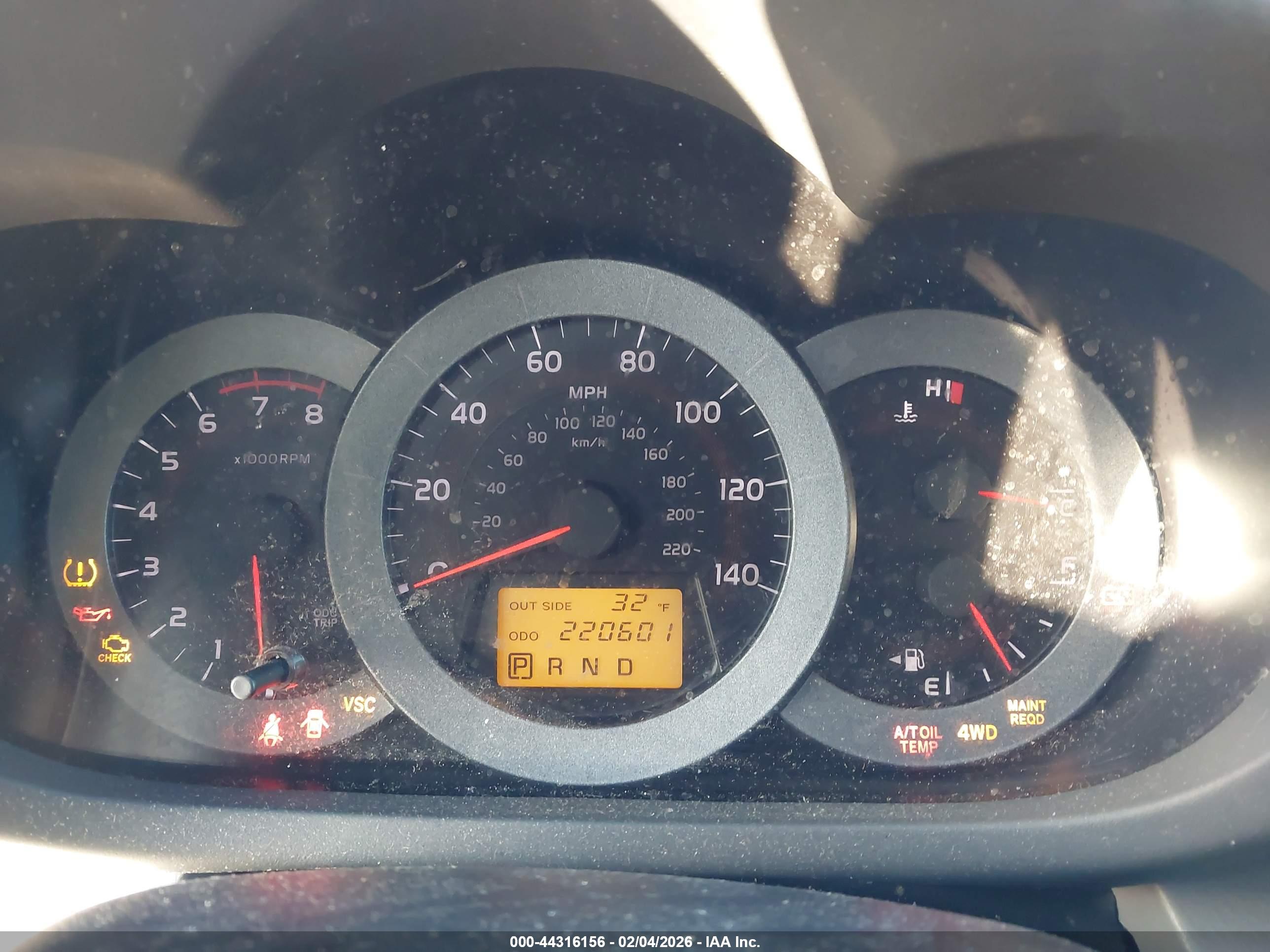 TOYOTA RAV4 image 7