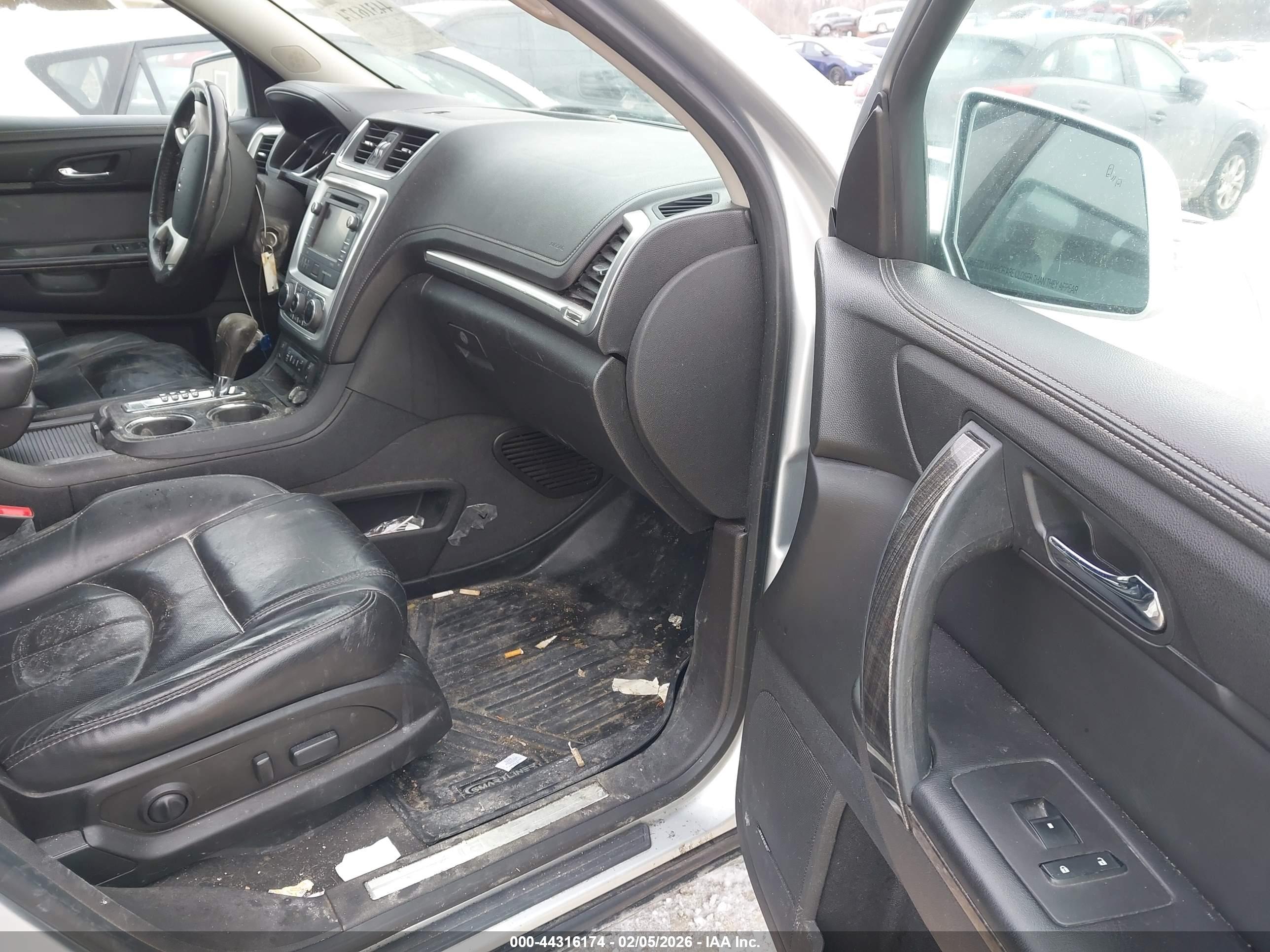 GMC ACADIA image 5