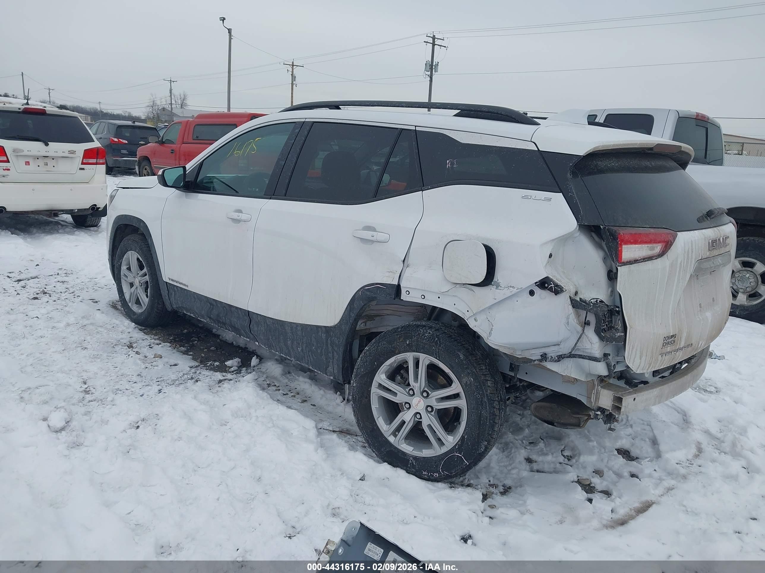 GMC TERRAIN image 3