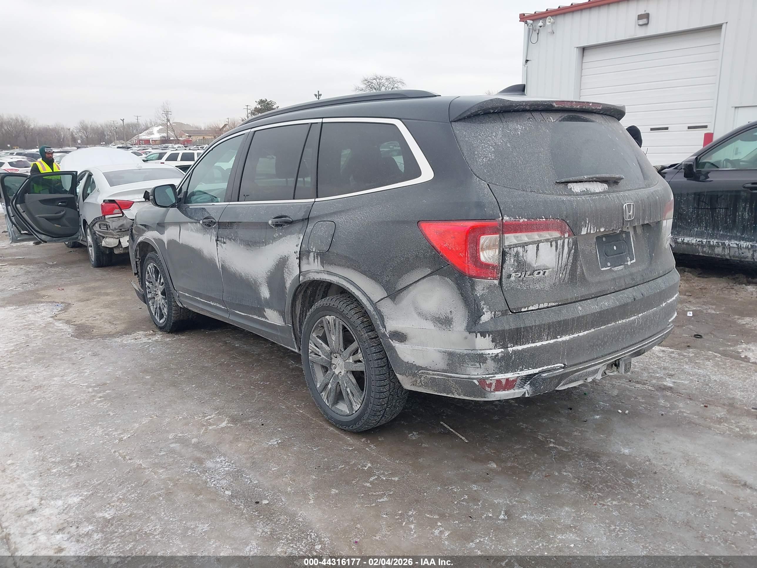 HONDA PILOT image 3