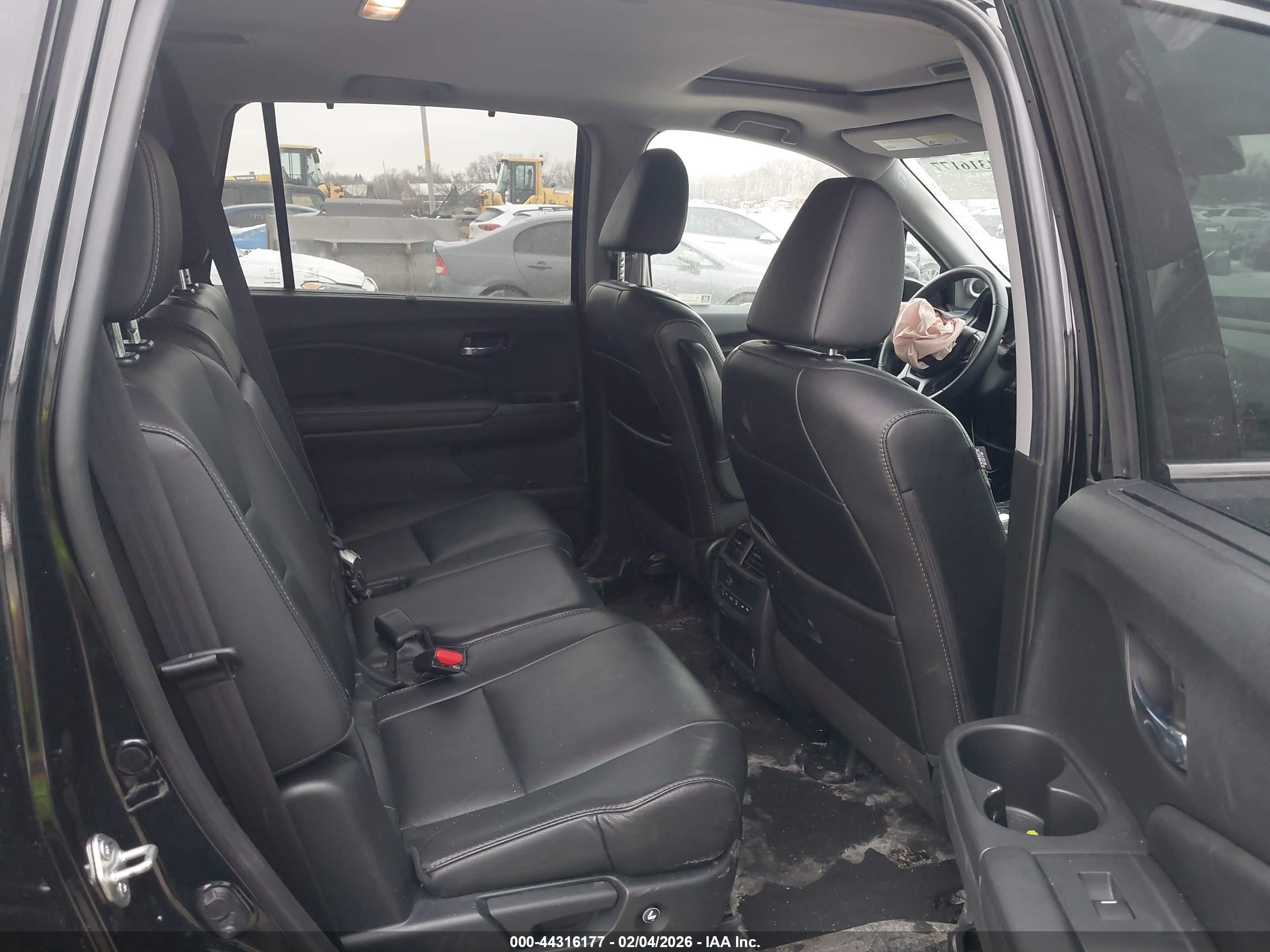 HONDA PILOT image 8