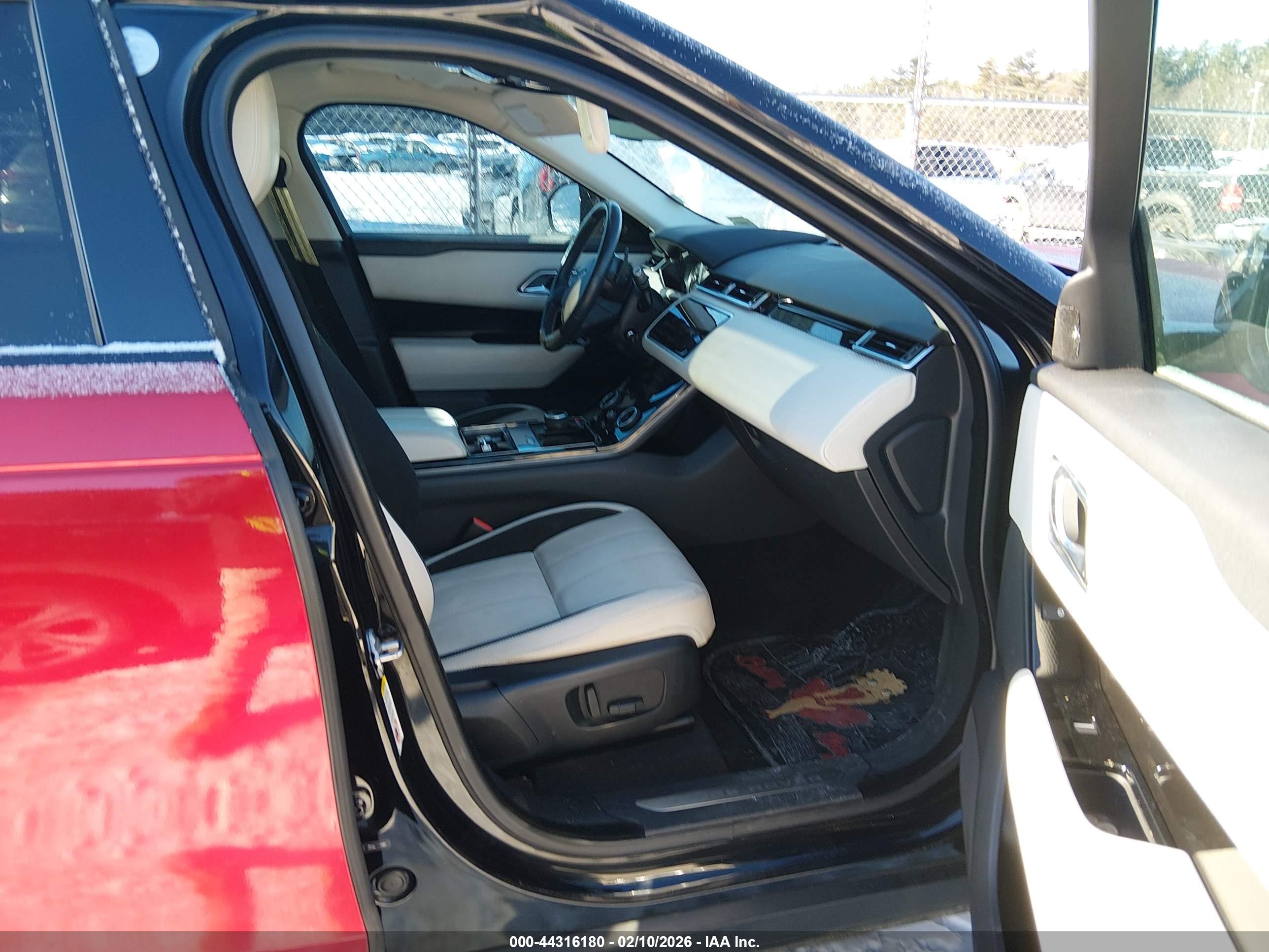 LAND ROVER image 5