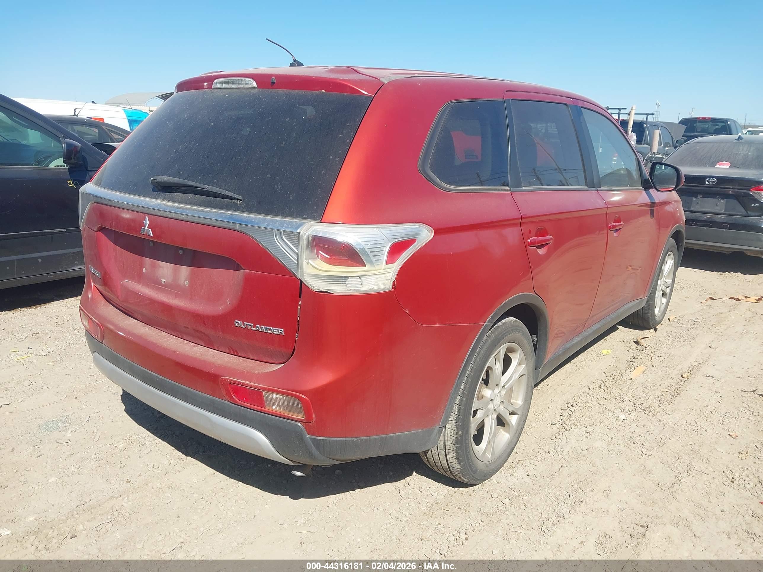 MITSUBISHI OUTLANDER image 4