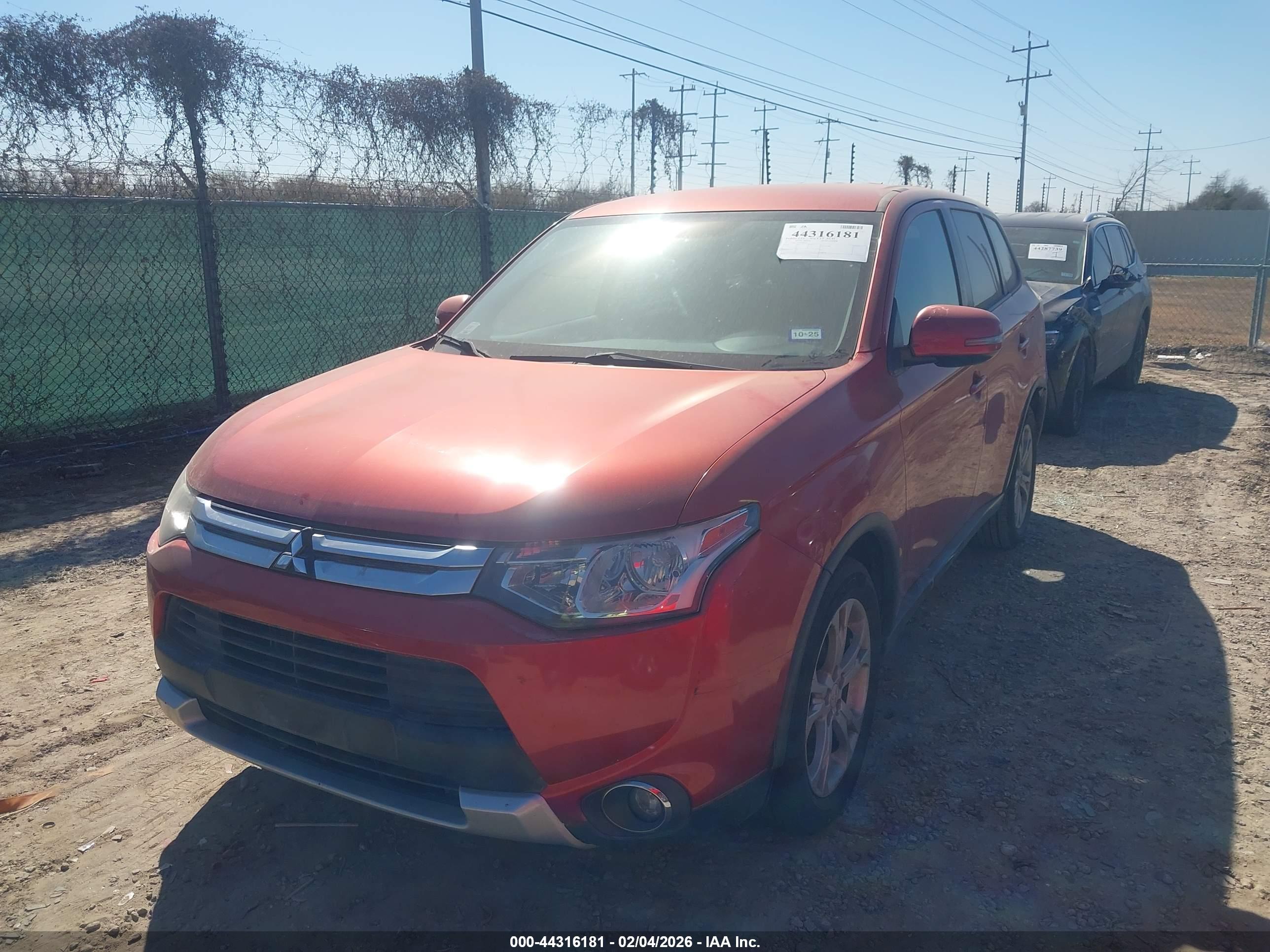 MITSUBISHI OUTLANDER image 6