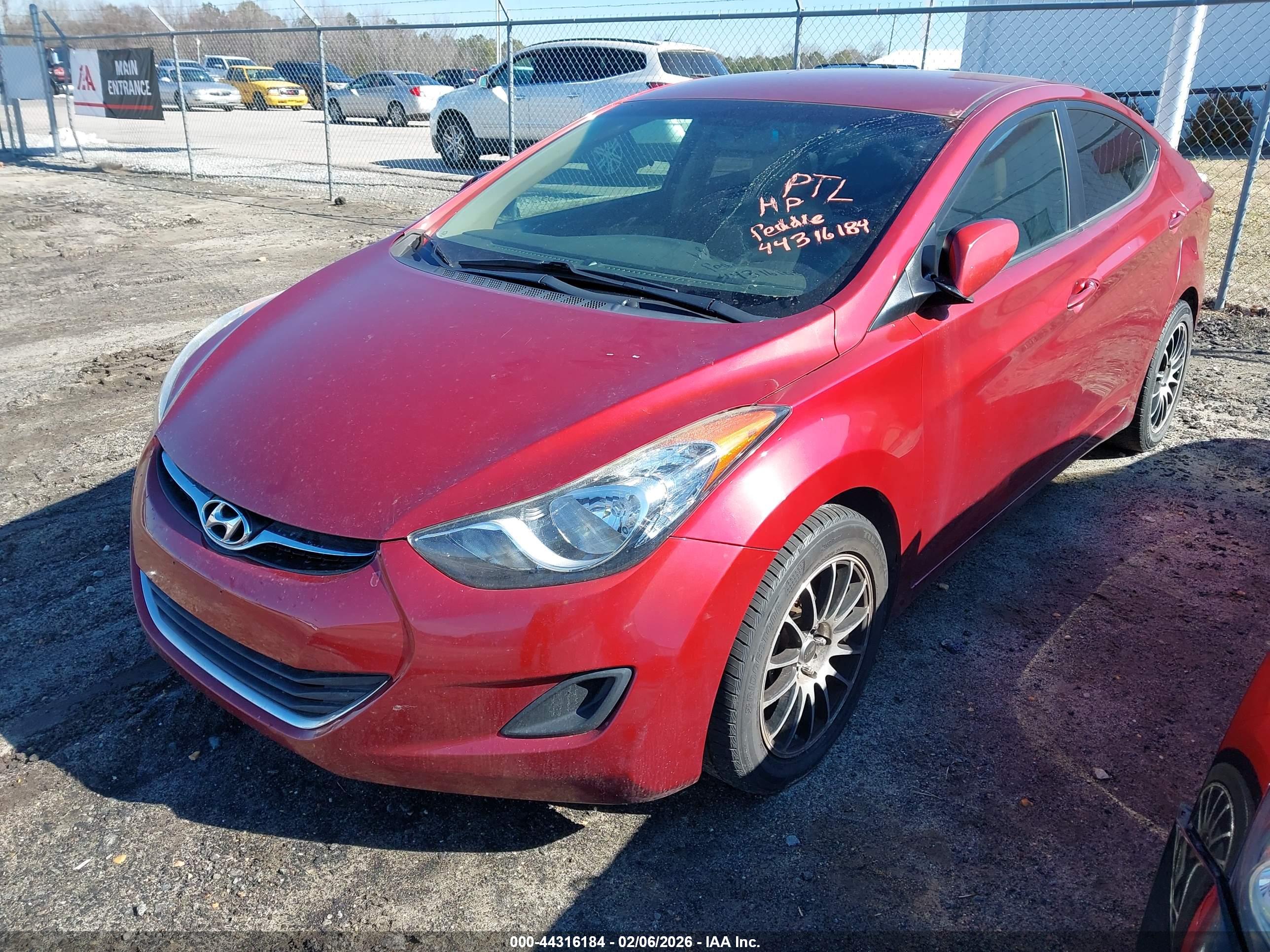 HYUNDAI ELANTRA image 2
