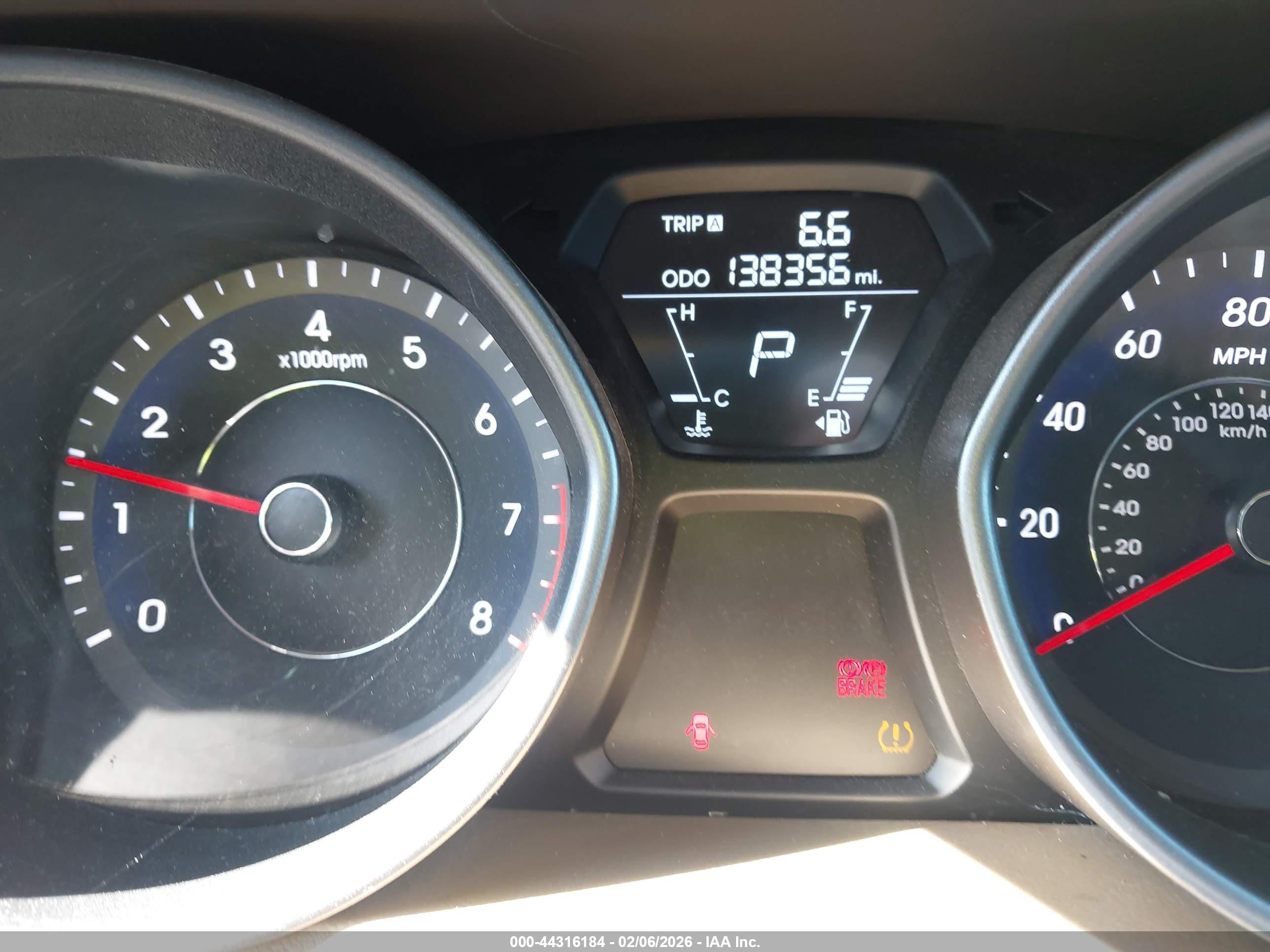 HYUNDAI ELANTRA image 7