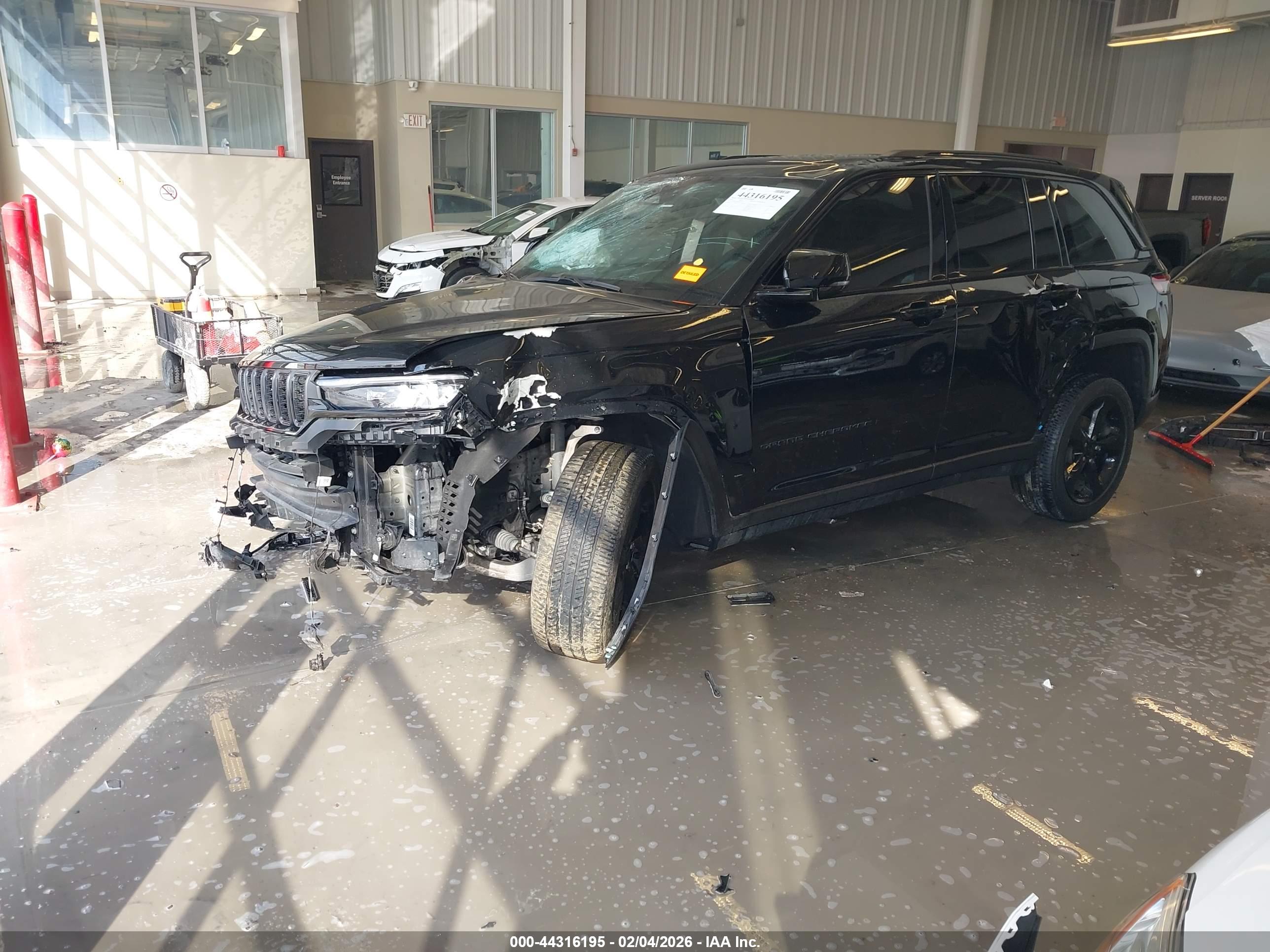 JEEP GRAND image 2