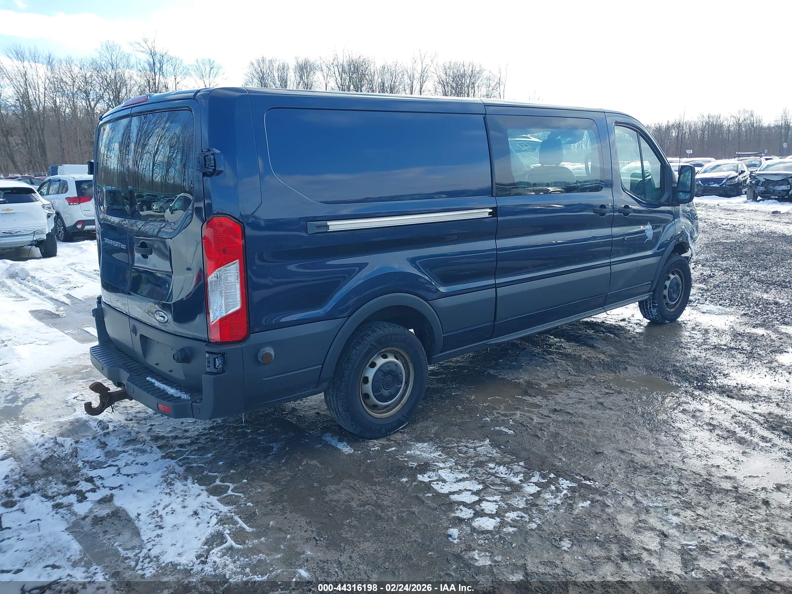 FORD TRANSIT-150 image 4
