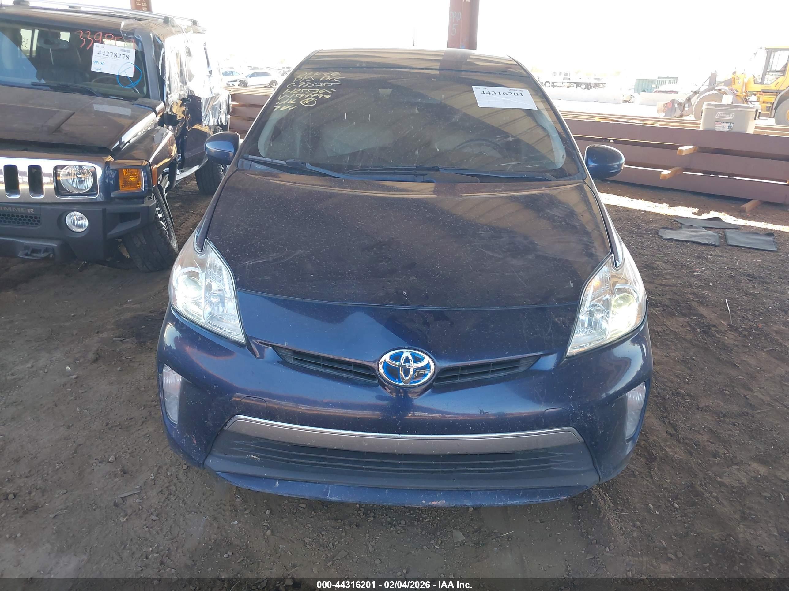 TOYOTA PRIUS image 6
