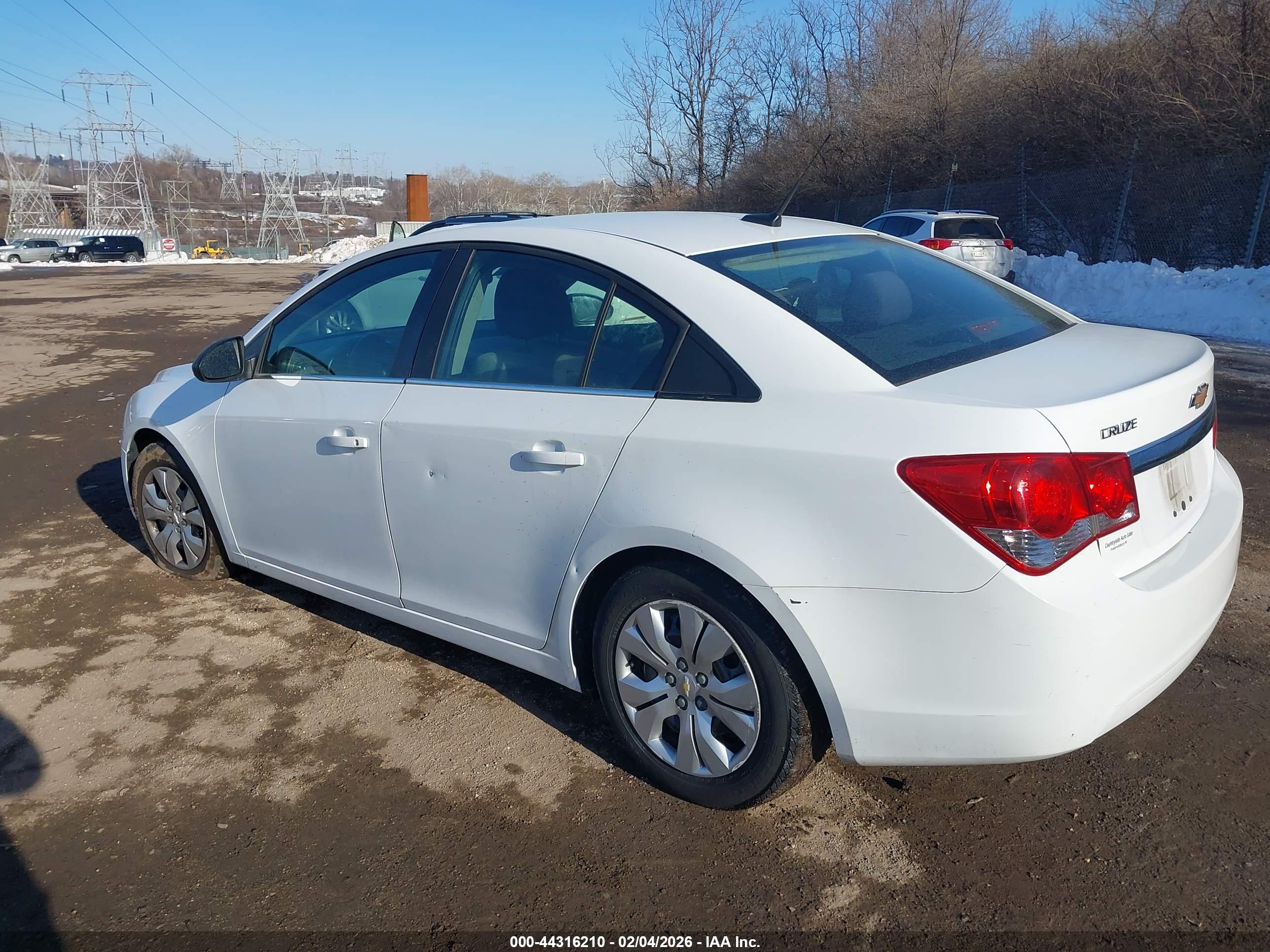 CHEVROLET CRUZE image 3