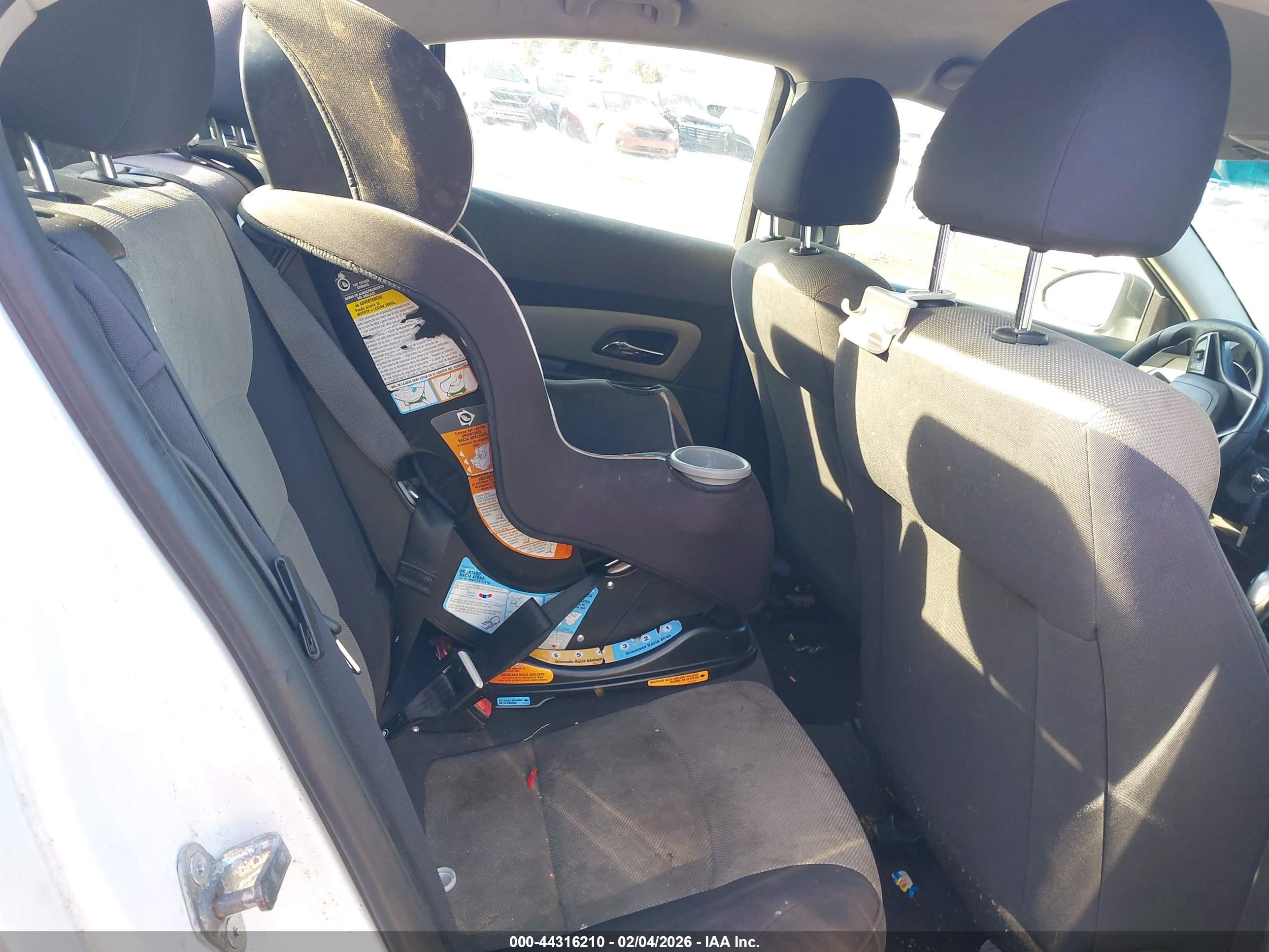 CHEVROLET CRUZE image 8