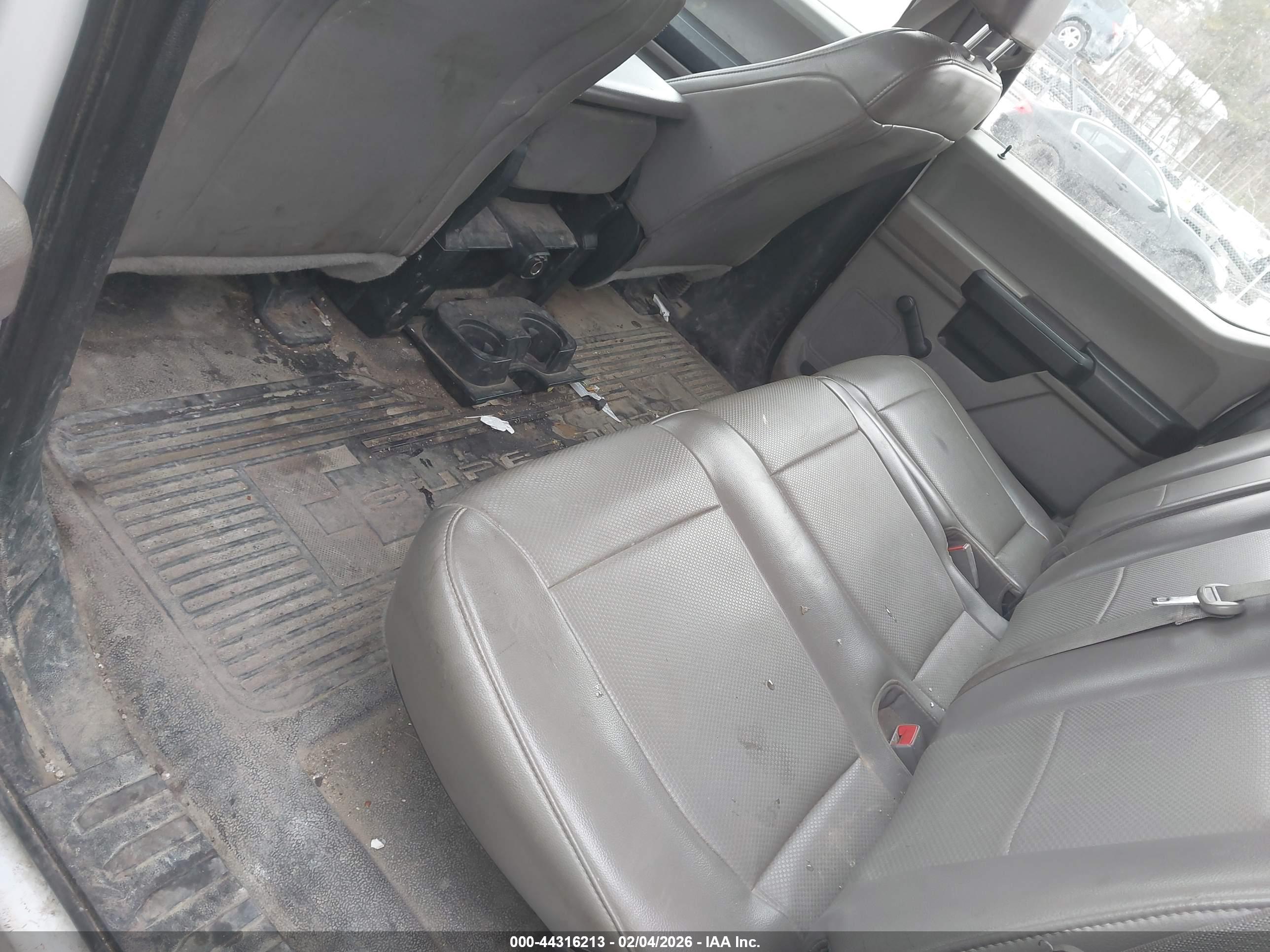 FORD F-350 image 8