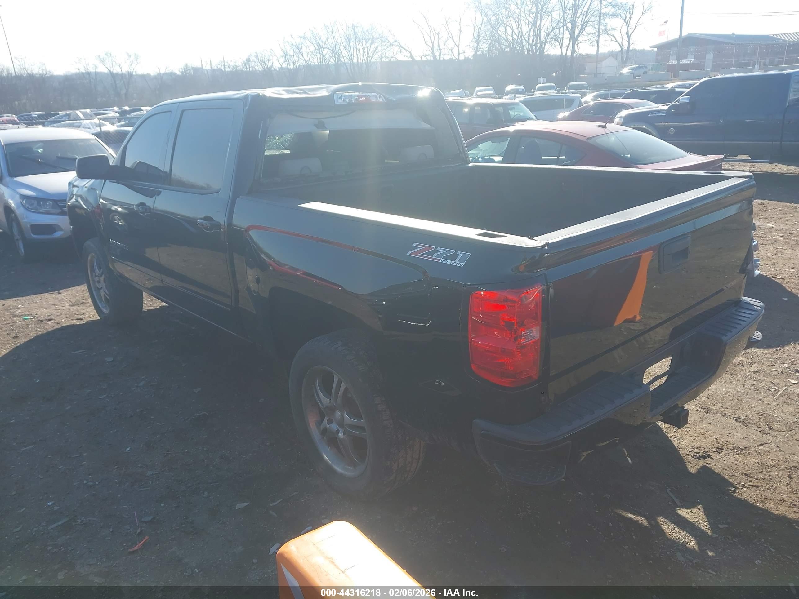 CHEVROLET SILVERADO image 3