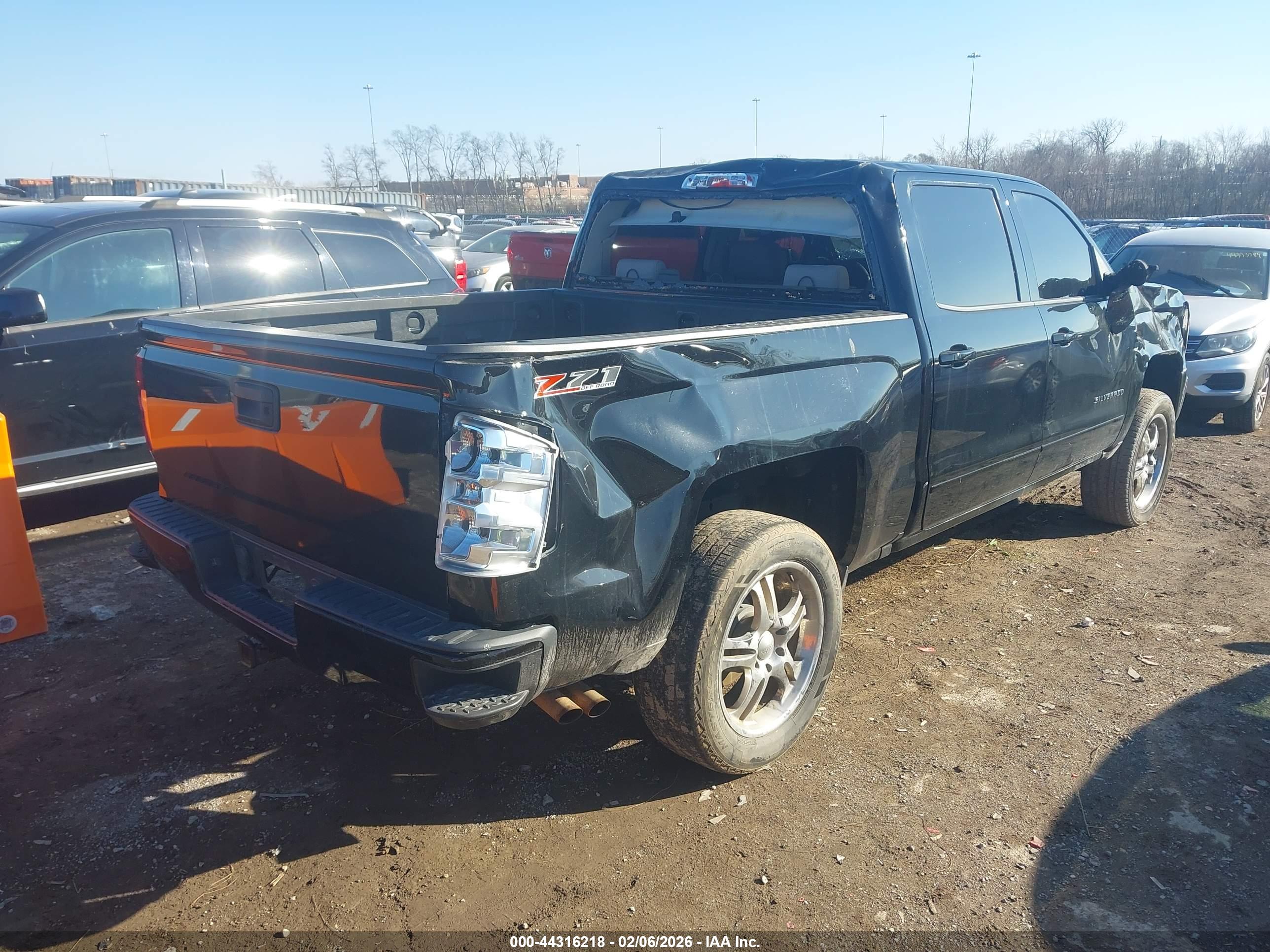 CHEVROLET SILVERADO image 4
