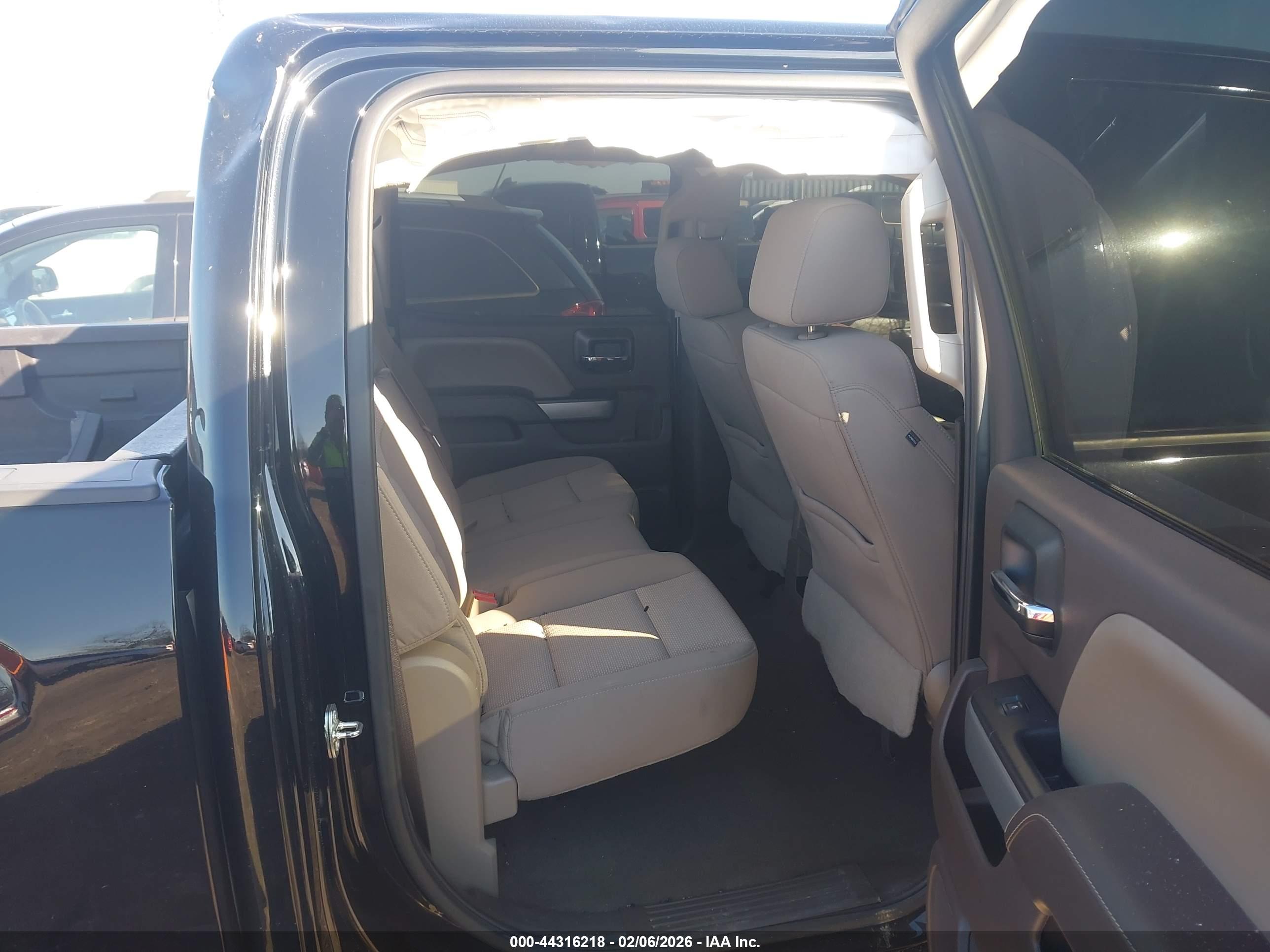 CHEVROLET SILVERADO image 8