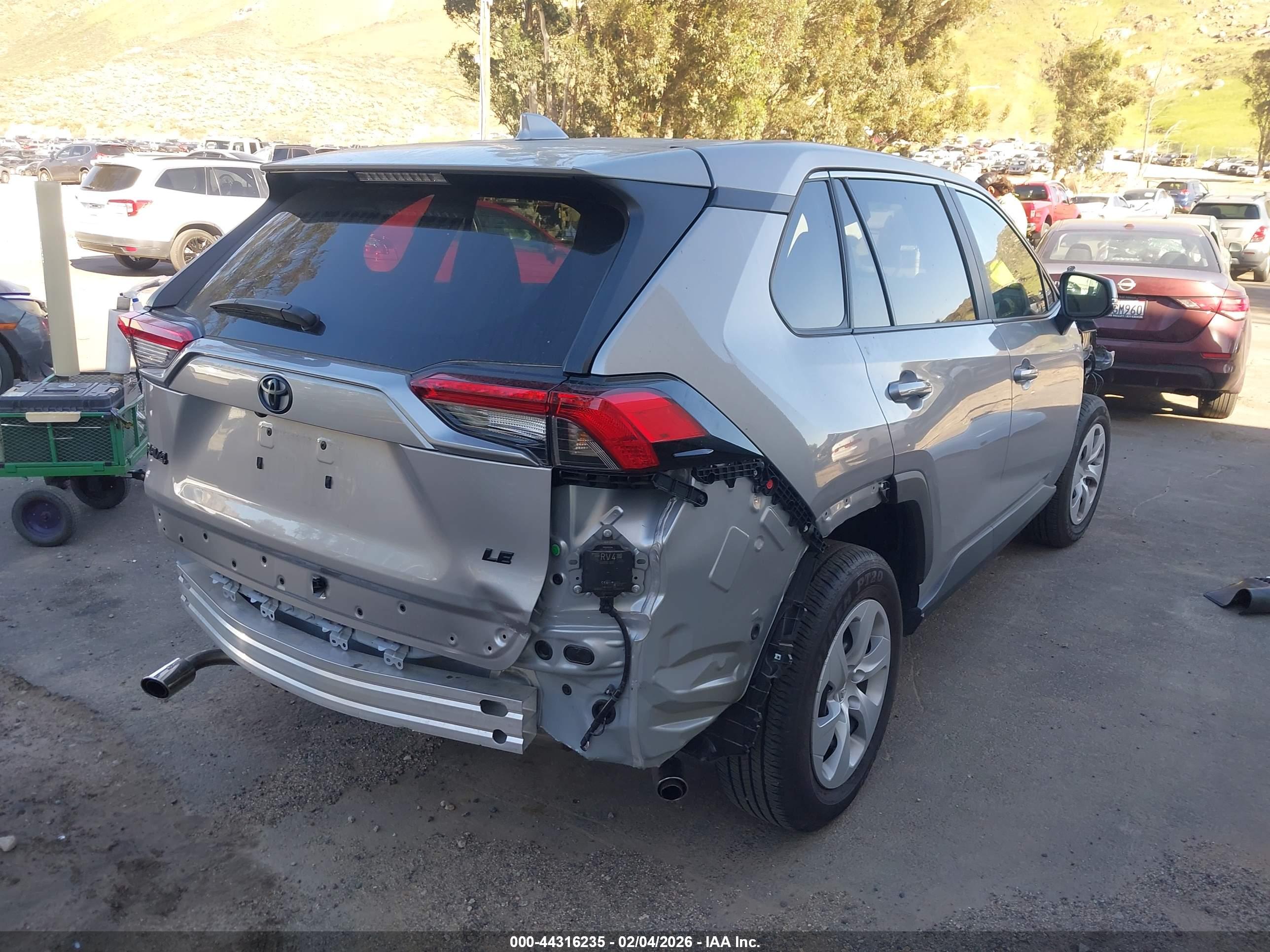 TOYOTA RAV4 image 4