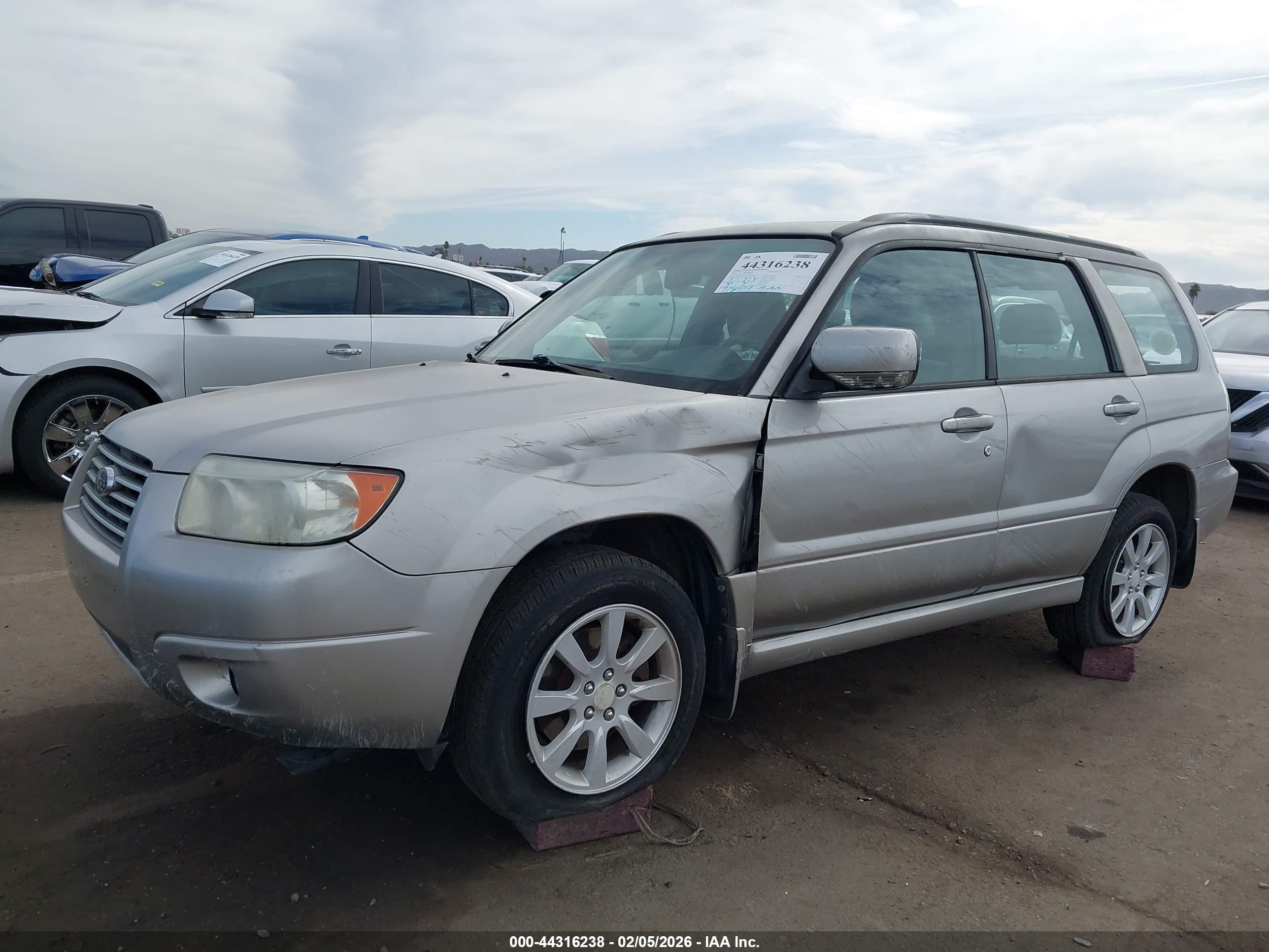 SUBARU FORESTER image 6