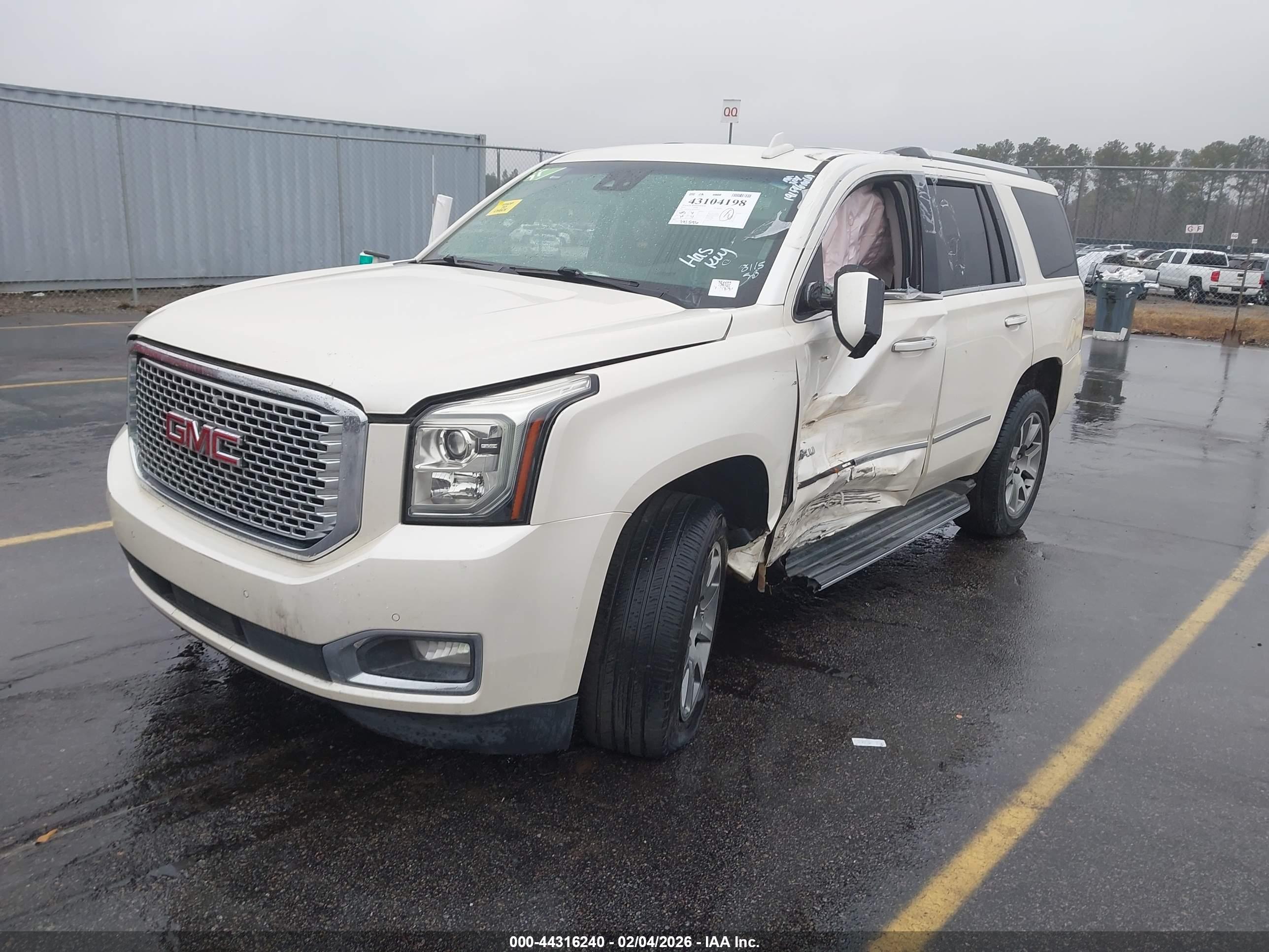 GMC YUKON image 2
