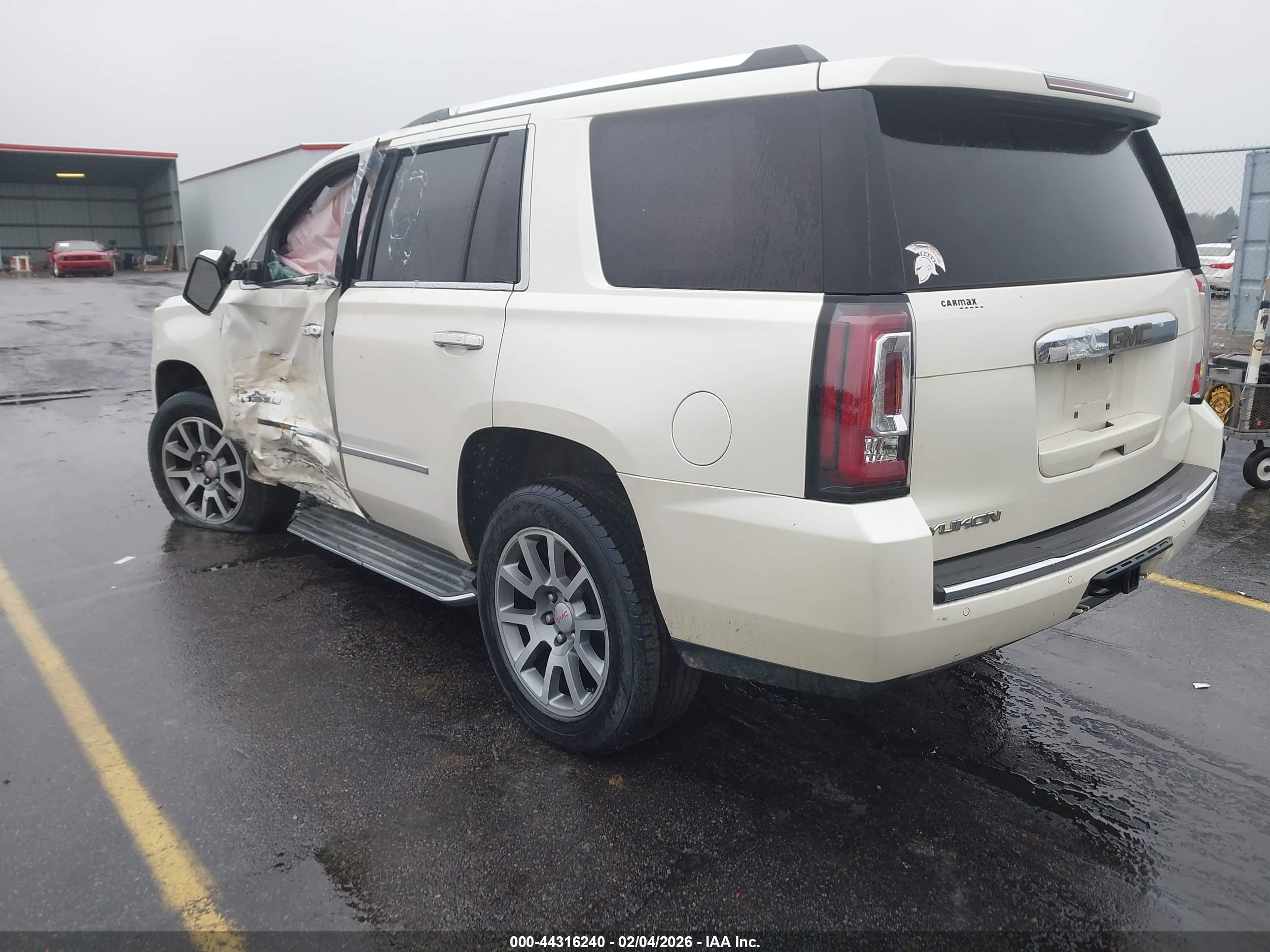 GMC YUKON image 3