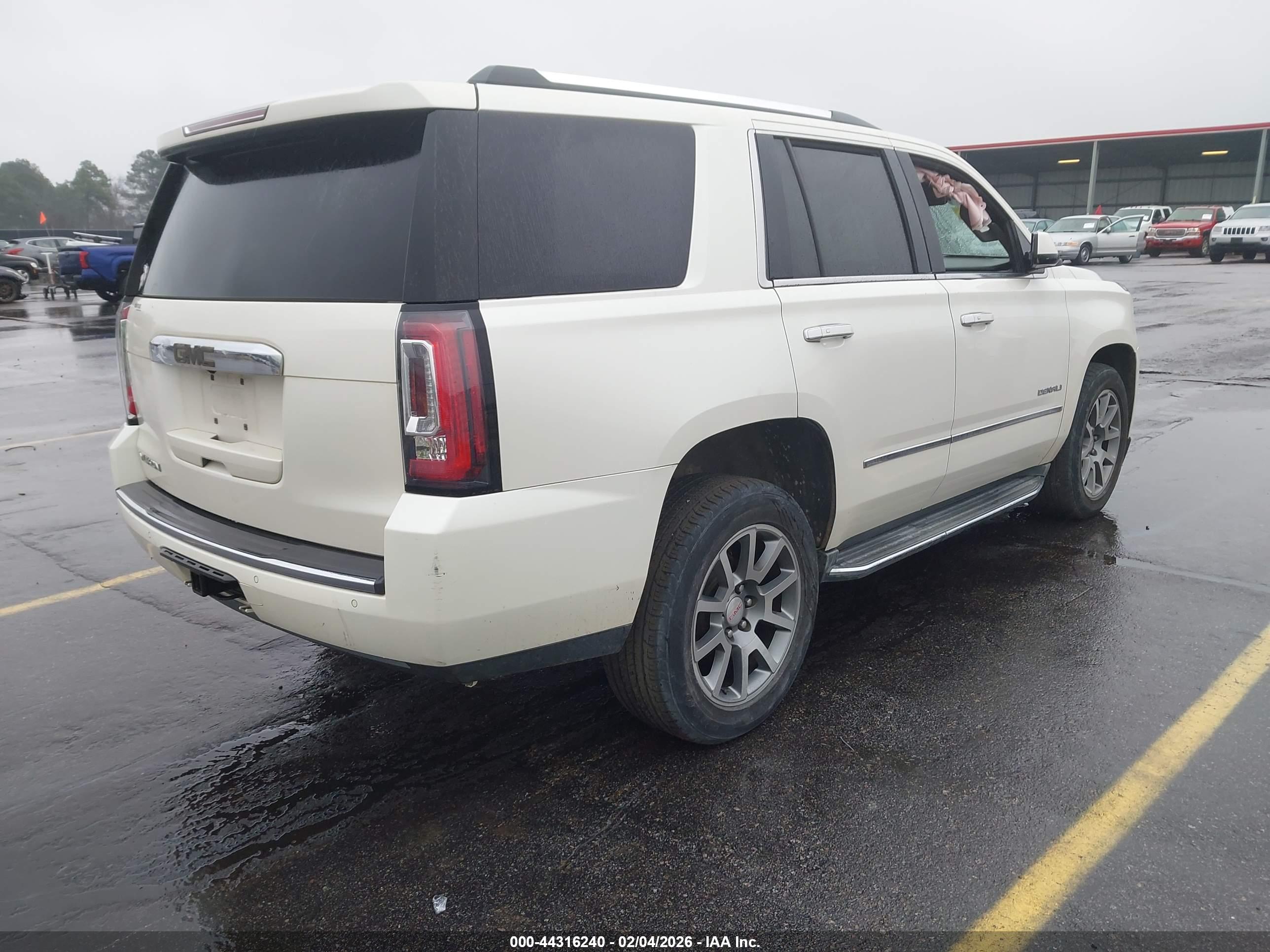 GMC YUKON image 4